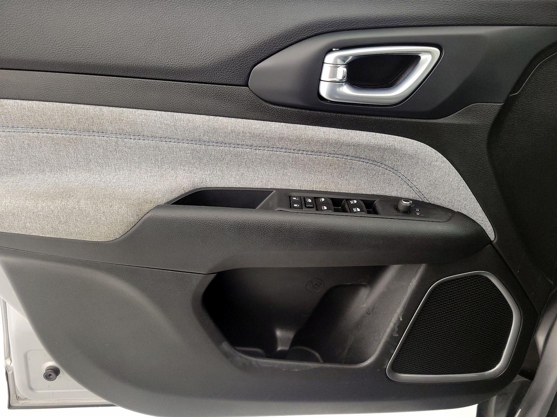 Thumbnail: 2023 Jeep Compass - 12