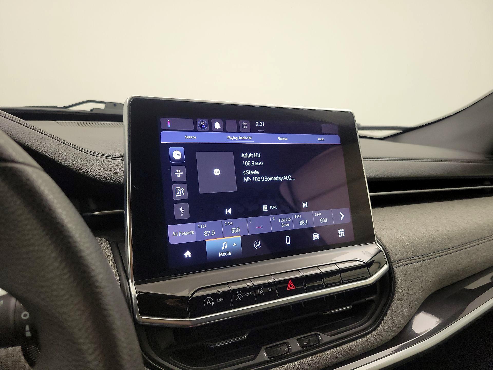 Thumbnail: 2023 Jeep Compass - 15