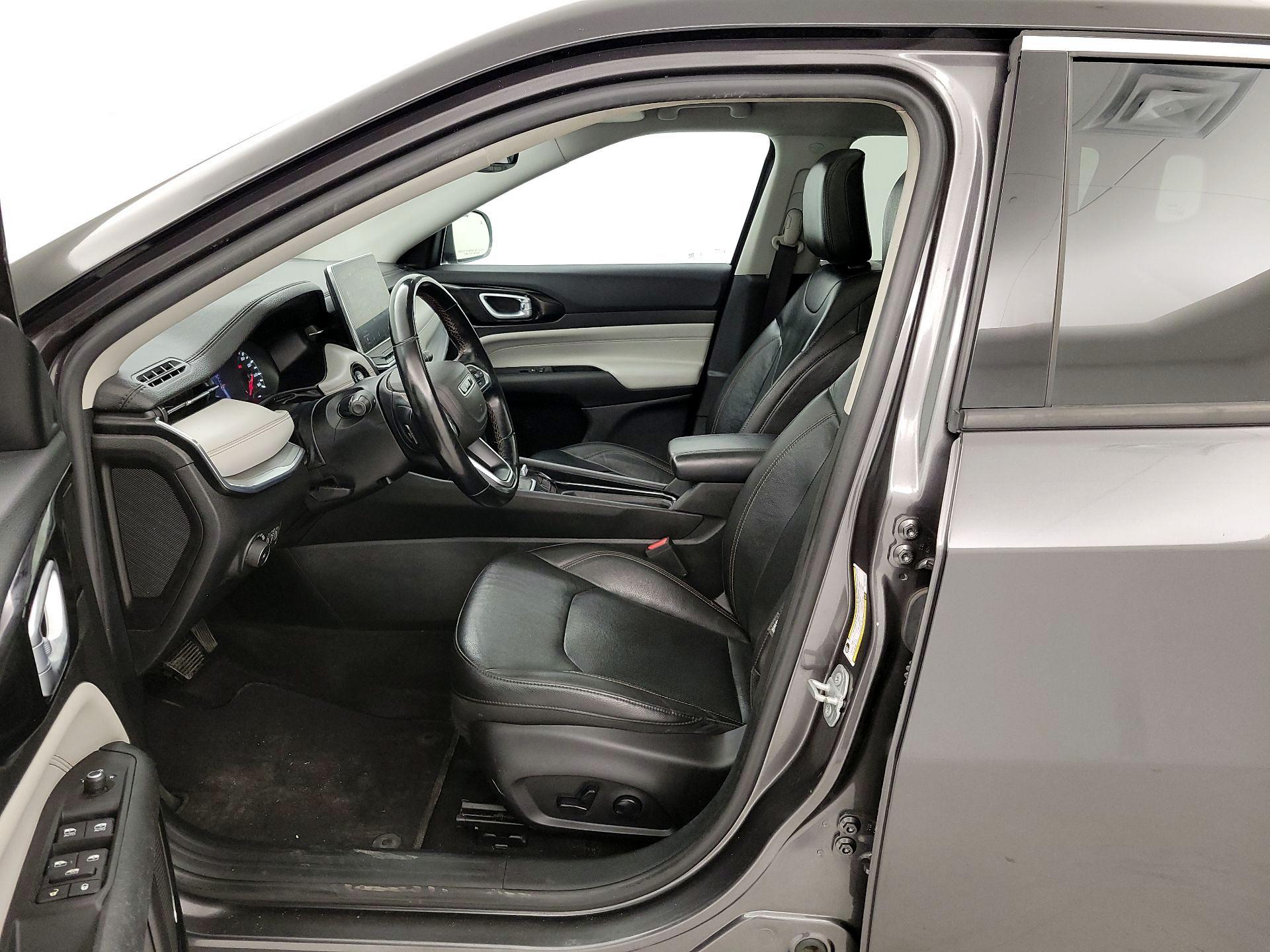 Thumbnail: 2022 Jeep Compass - 11