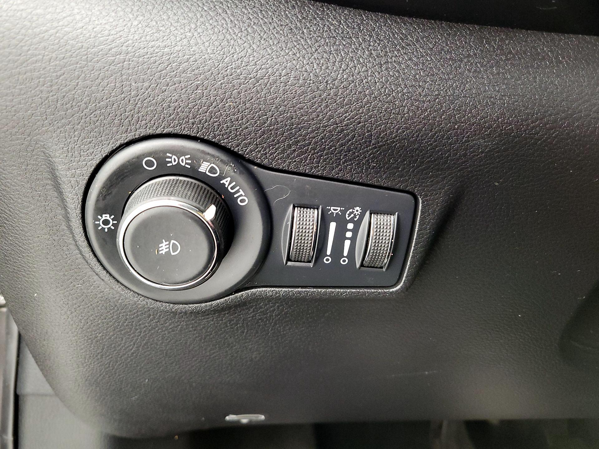 Thumbnail: 2022 Jeep Compass - 13