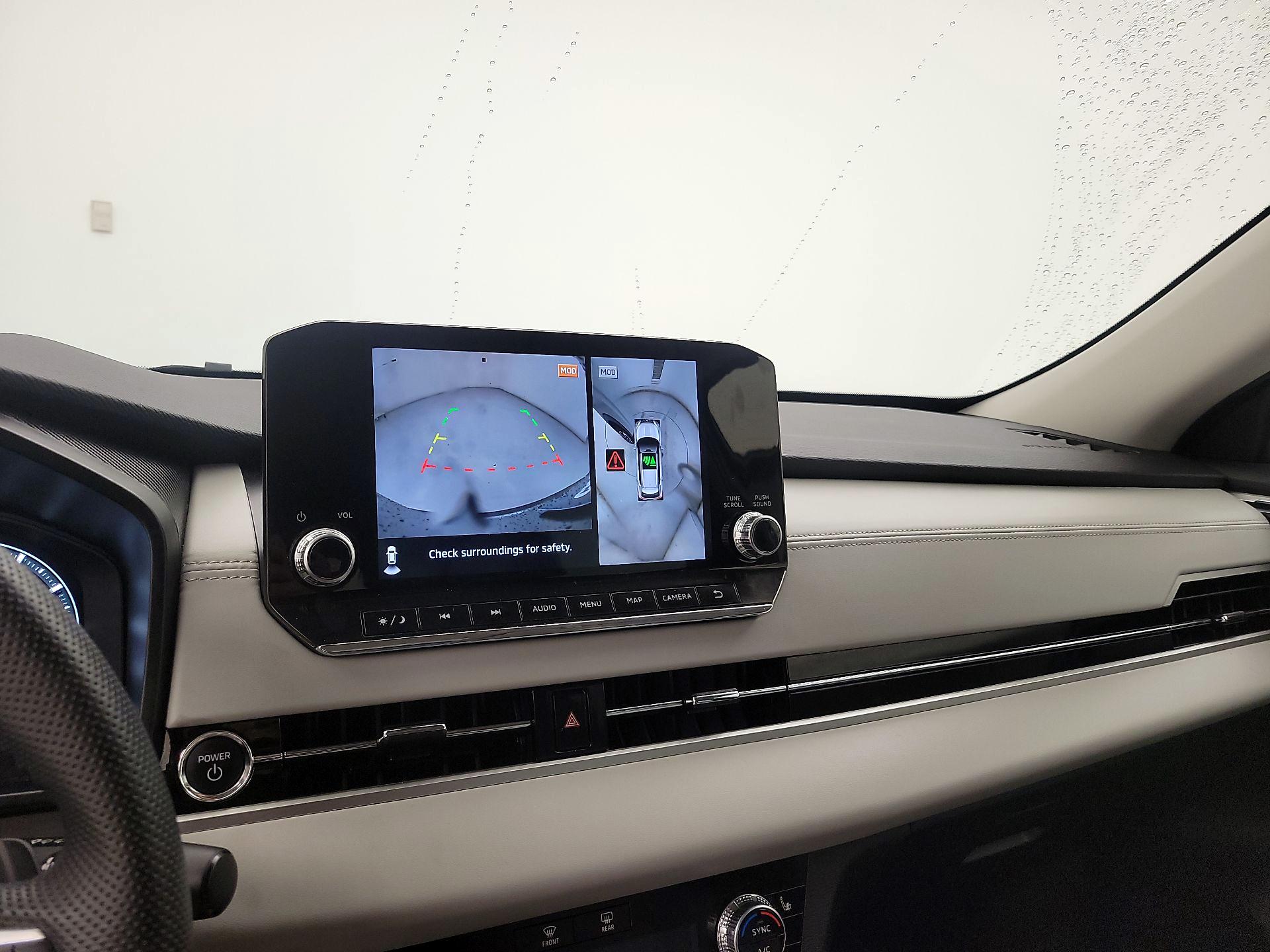 Thumbnail: 2023 Mitsubishi Outlander - 13