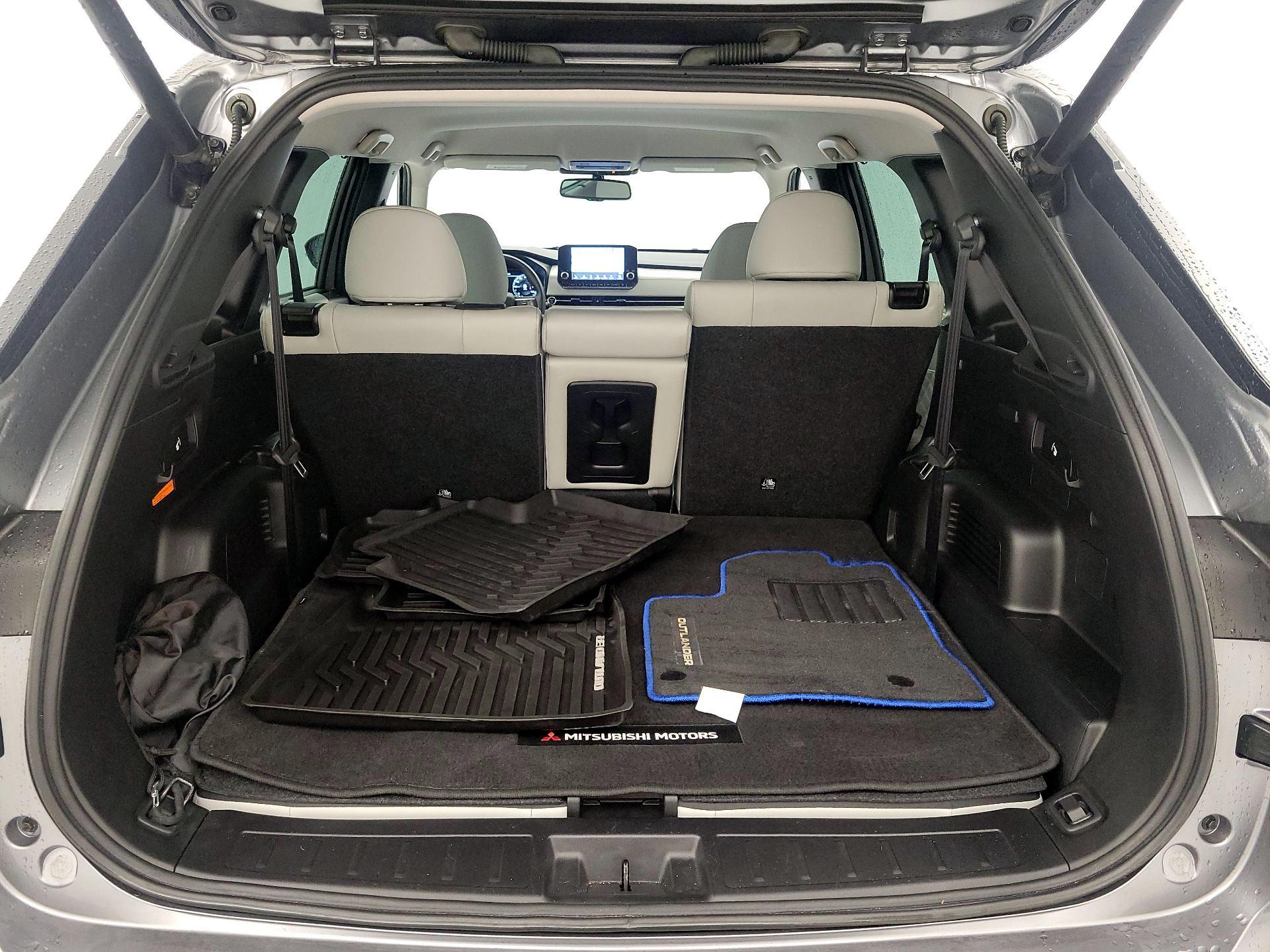 Thumbnail: 2023 Mitsubishi Outlander - 18