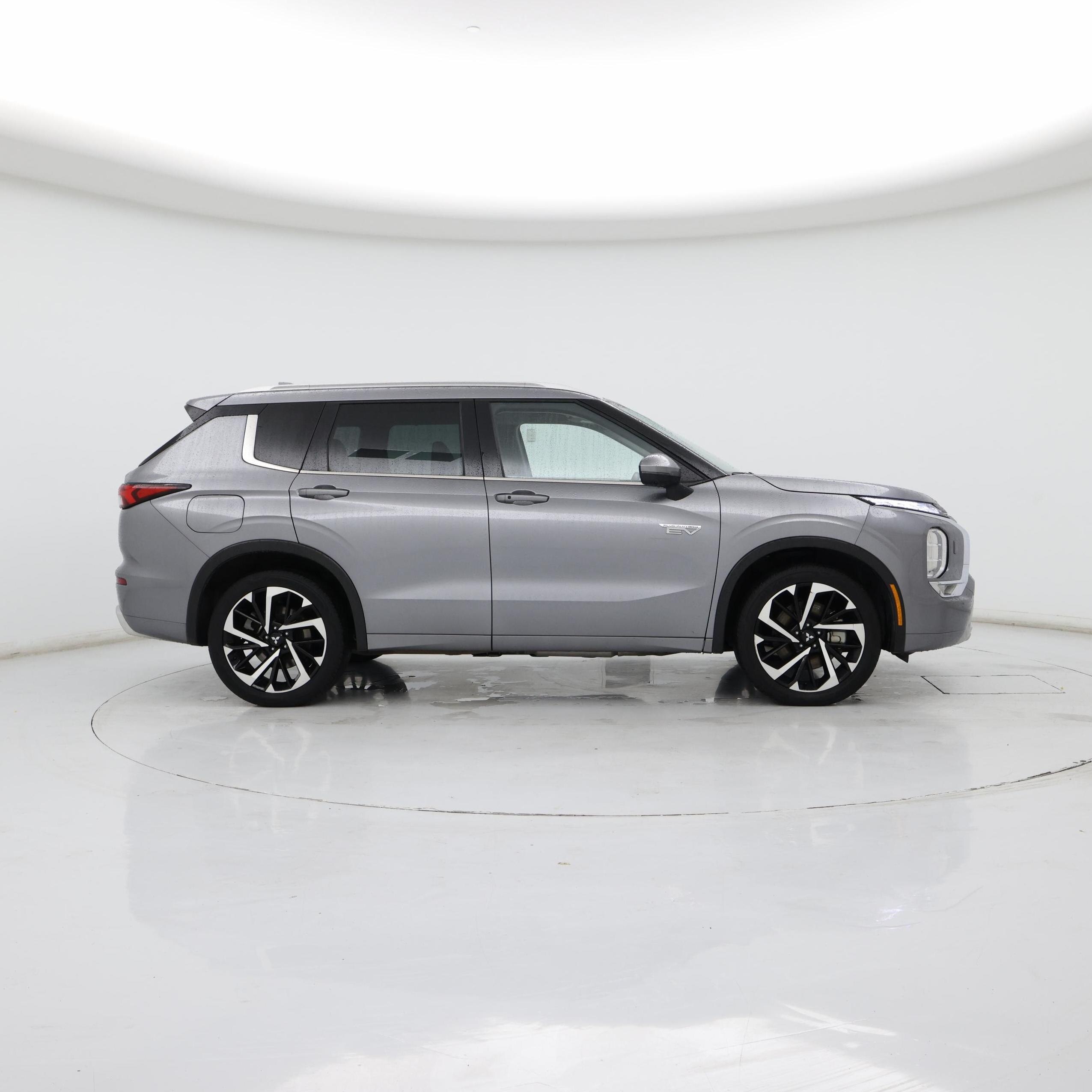Thumbnail: 2023 Mitsubishi Outlander - 7