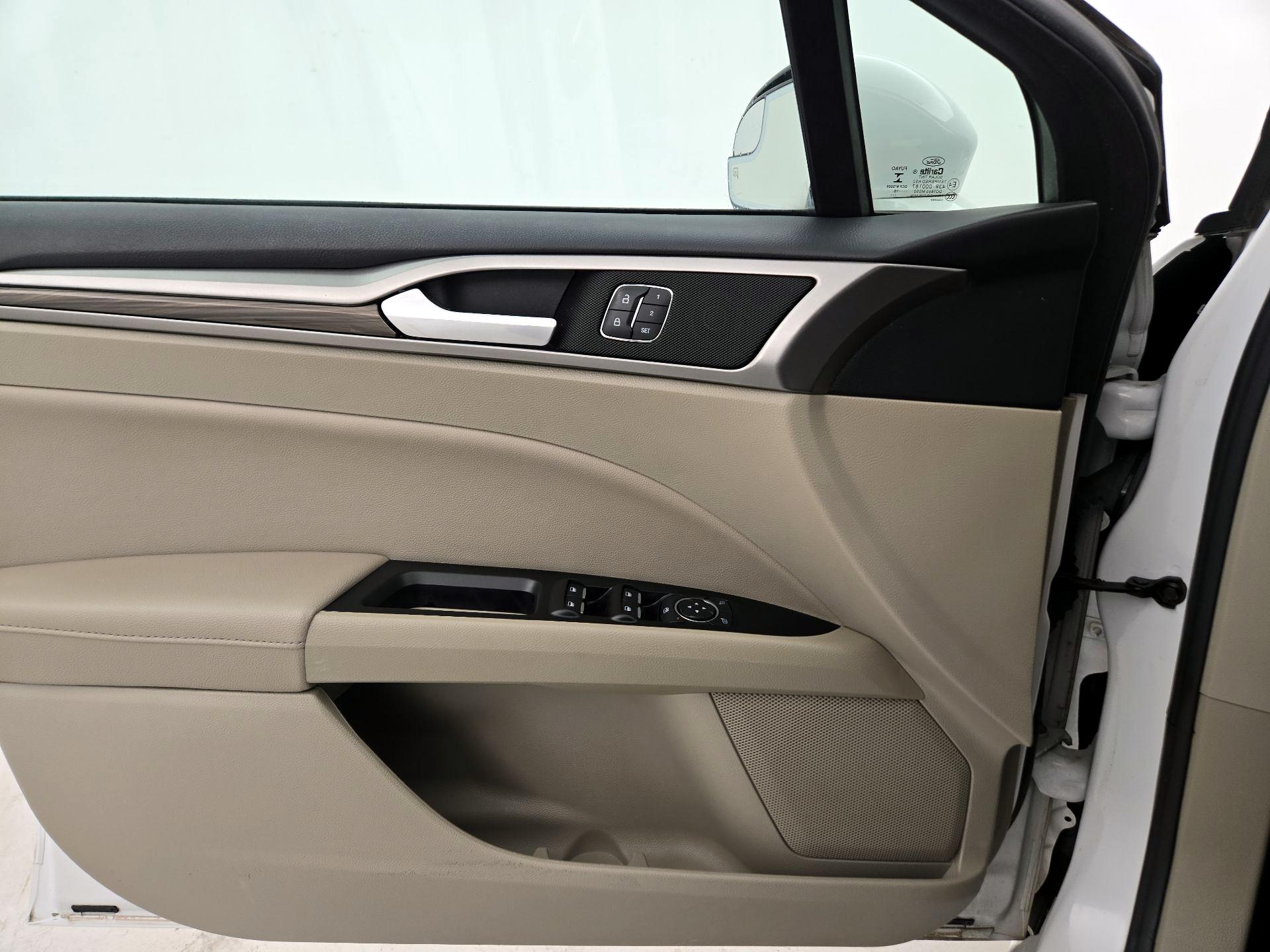 Thumbnail: 2017 Ford Fusion - 12