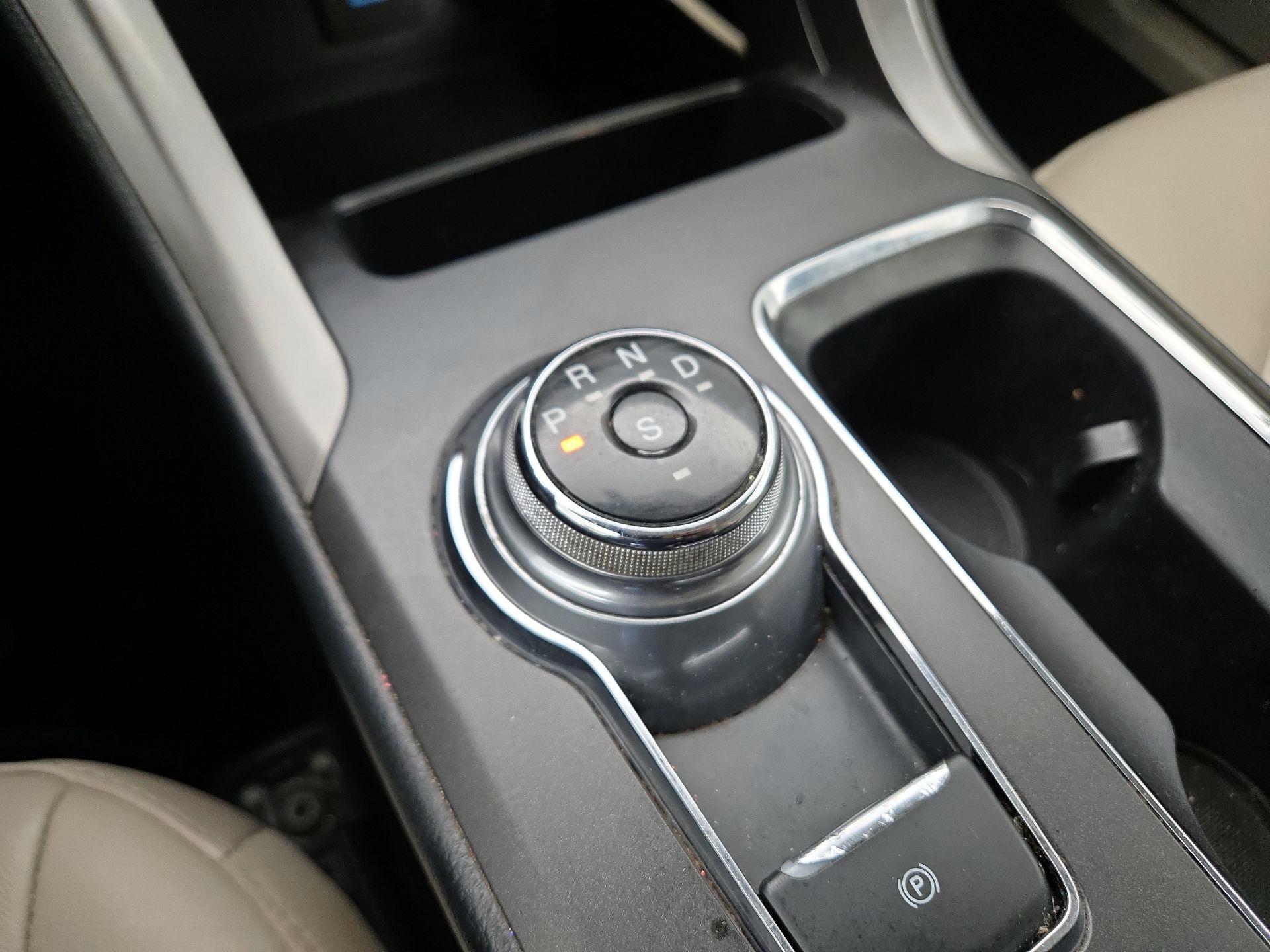 Thumbnail: 2017 Ford Fusion - 17