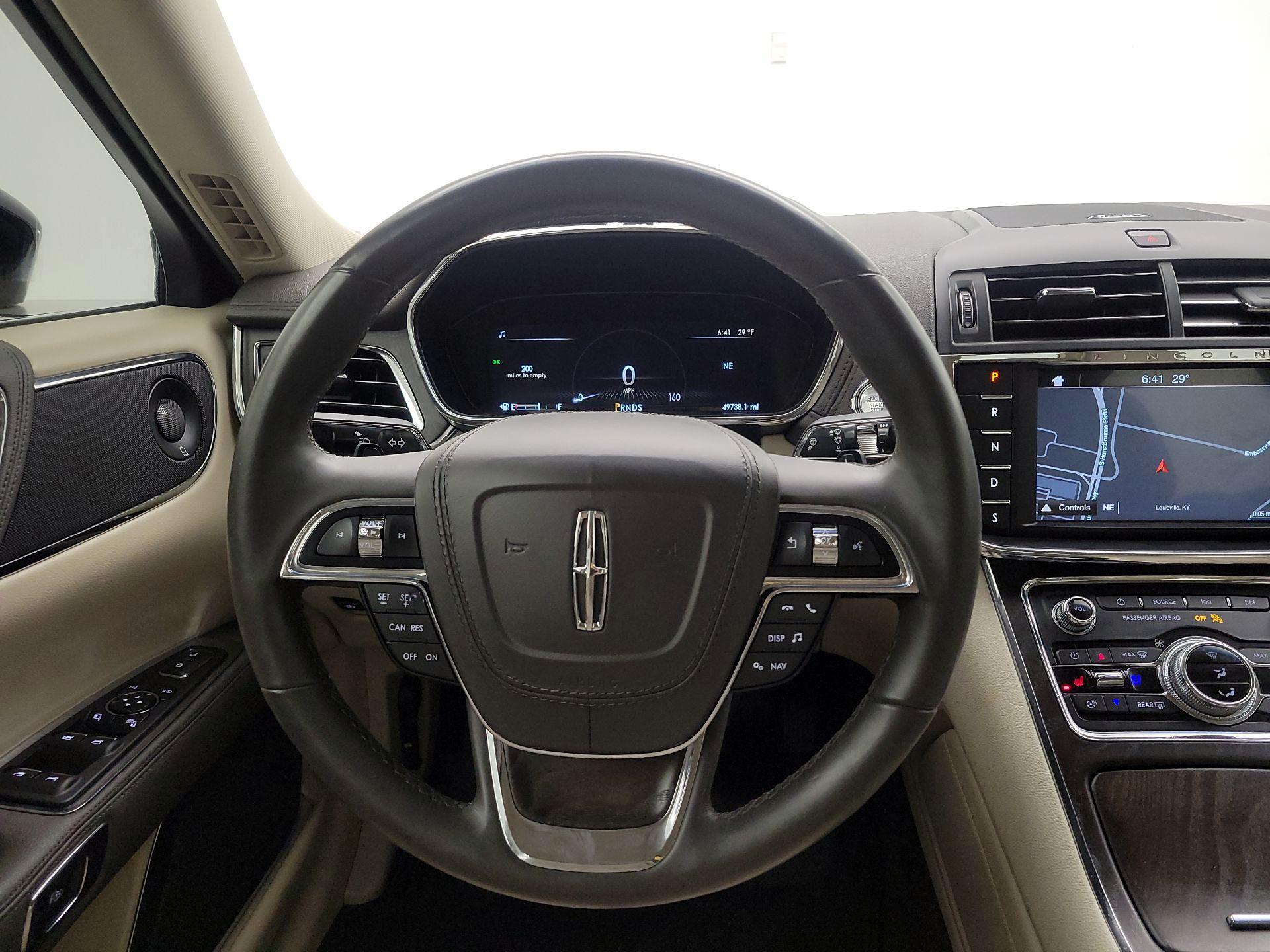 Thumbnail: 2017 Lincoln Continental - 10