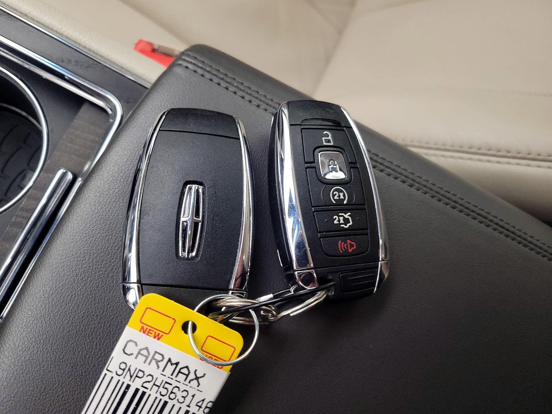 Thumbnail: 2017 Lincoln Continental - 20