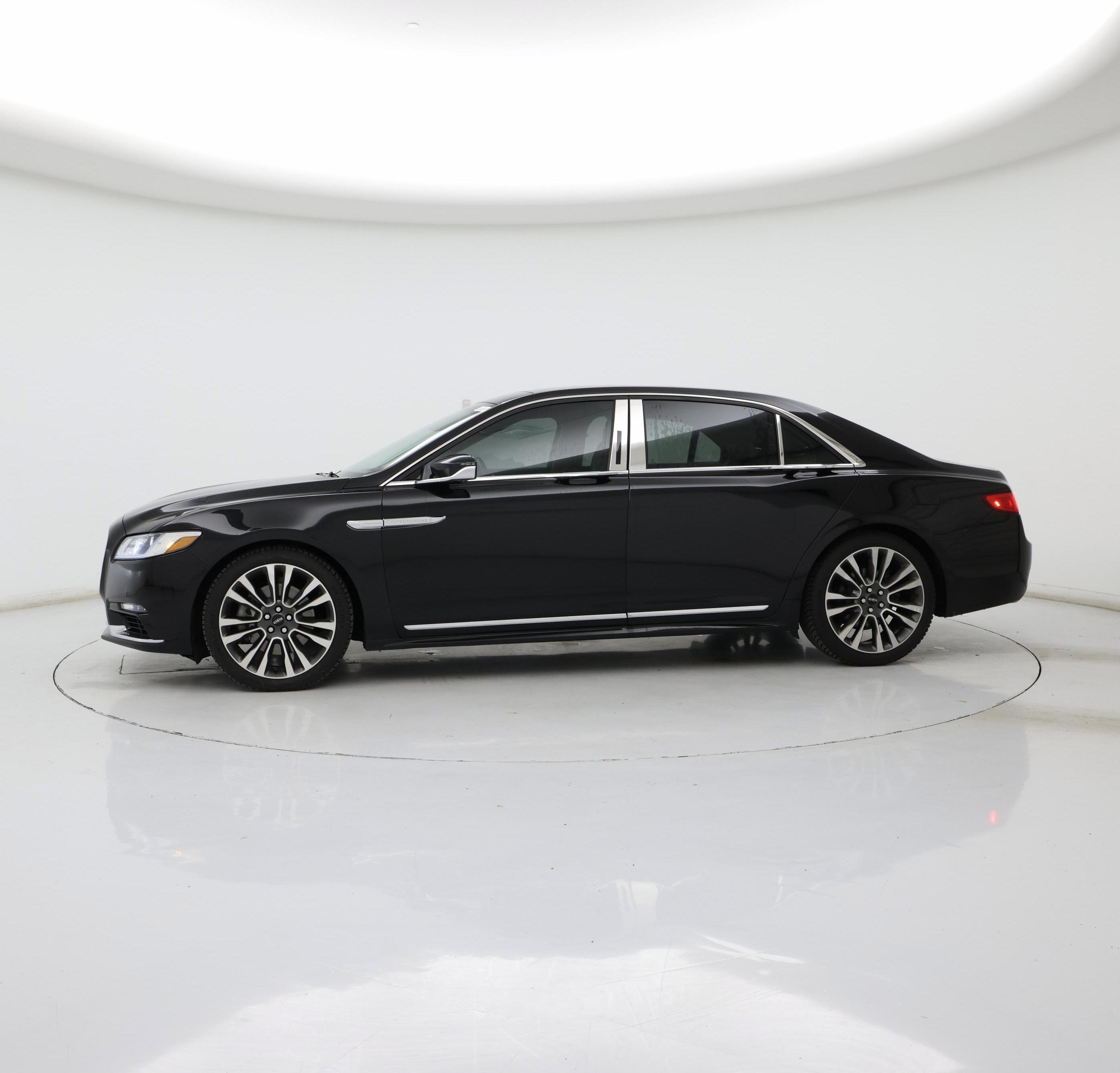 Thumbnail: 2017 Lincoln Continental - 3