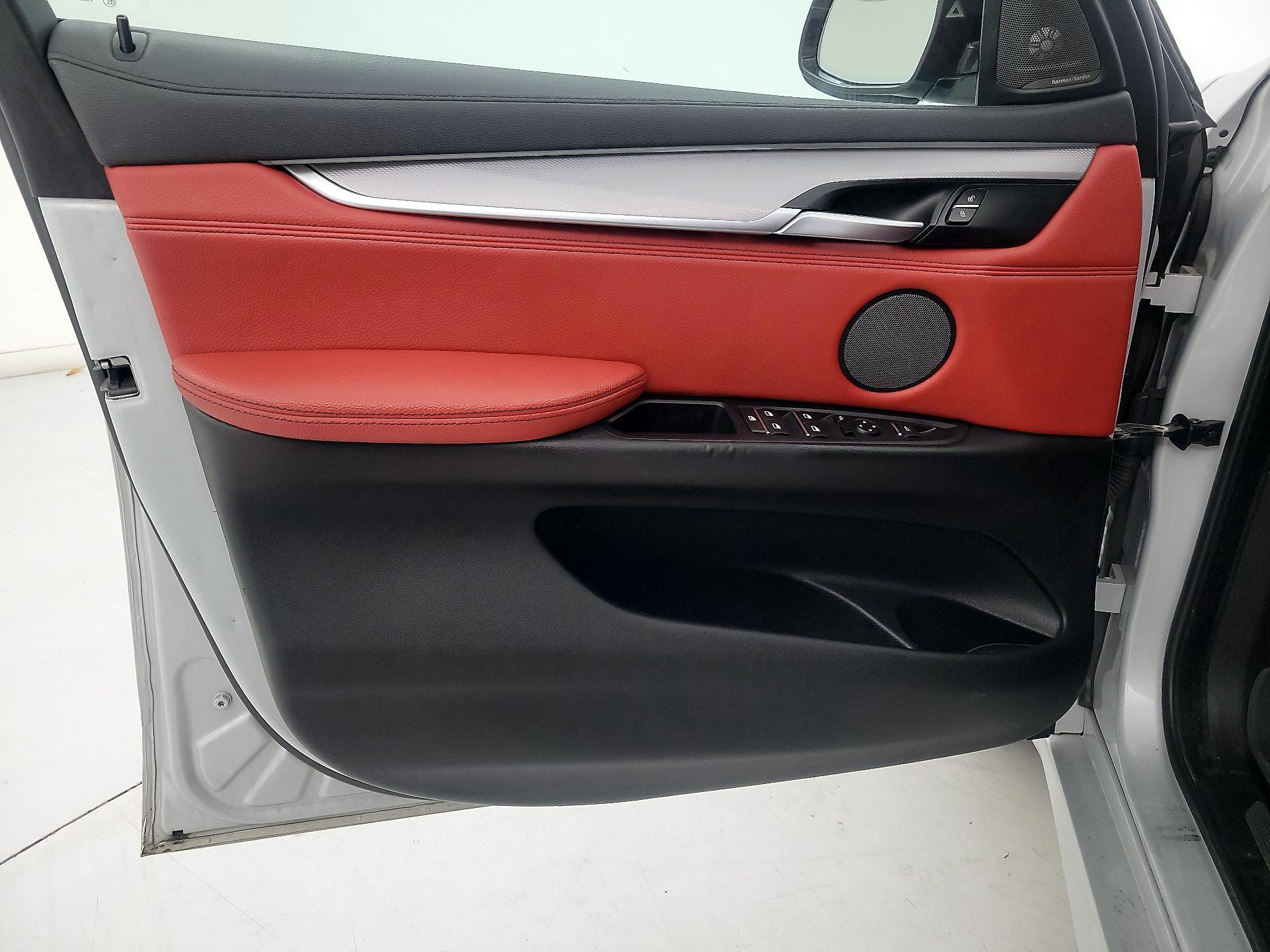 Thumbnail: 2017 BMW X6 - 12