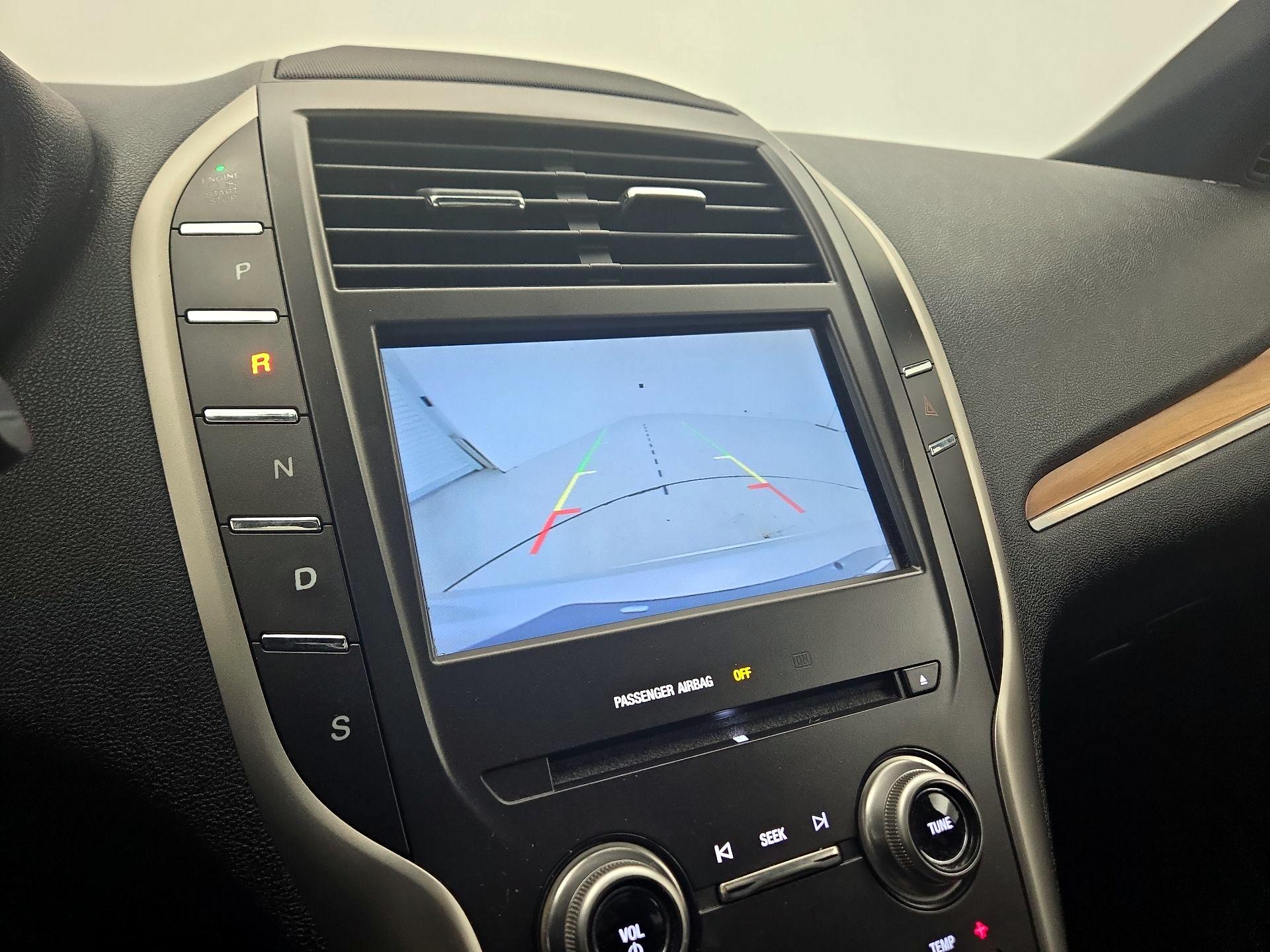 Thumbnail: 2015 Lincoln MKC - 14