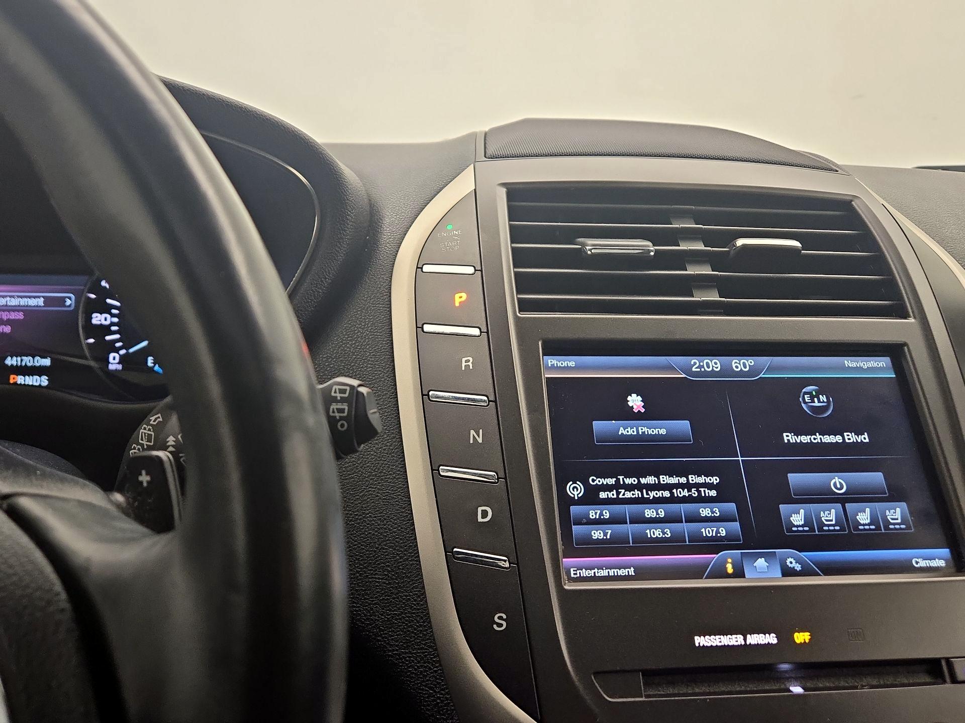 Thumbnail: 2015 Lincoln MKC - 17