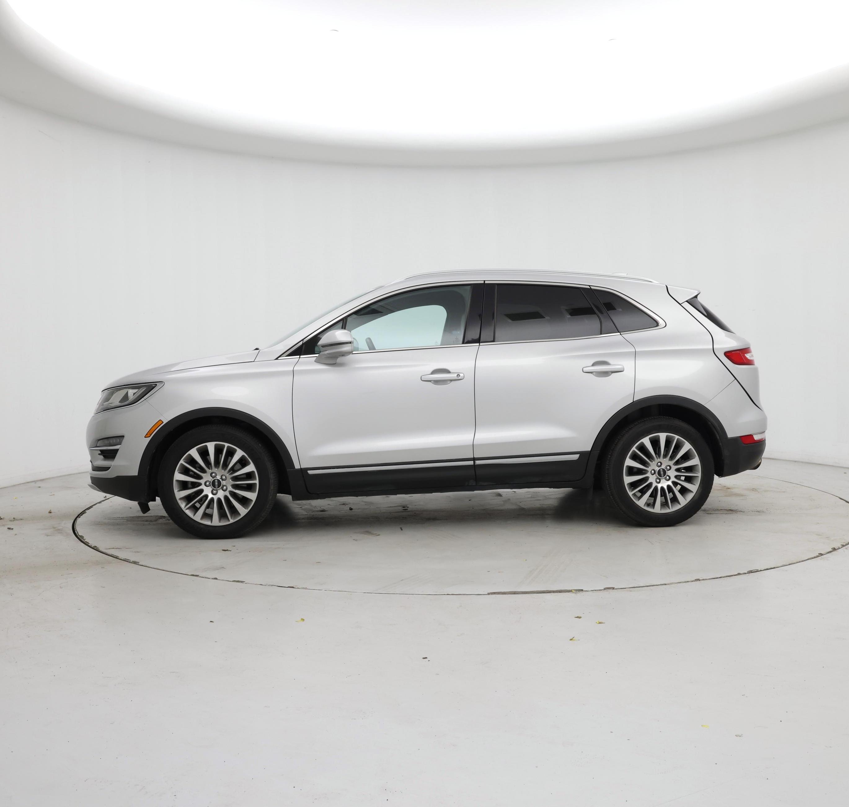 Thumbnail: 2015 Lincoln MKC - 3