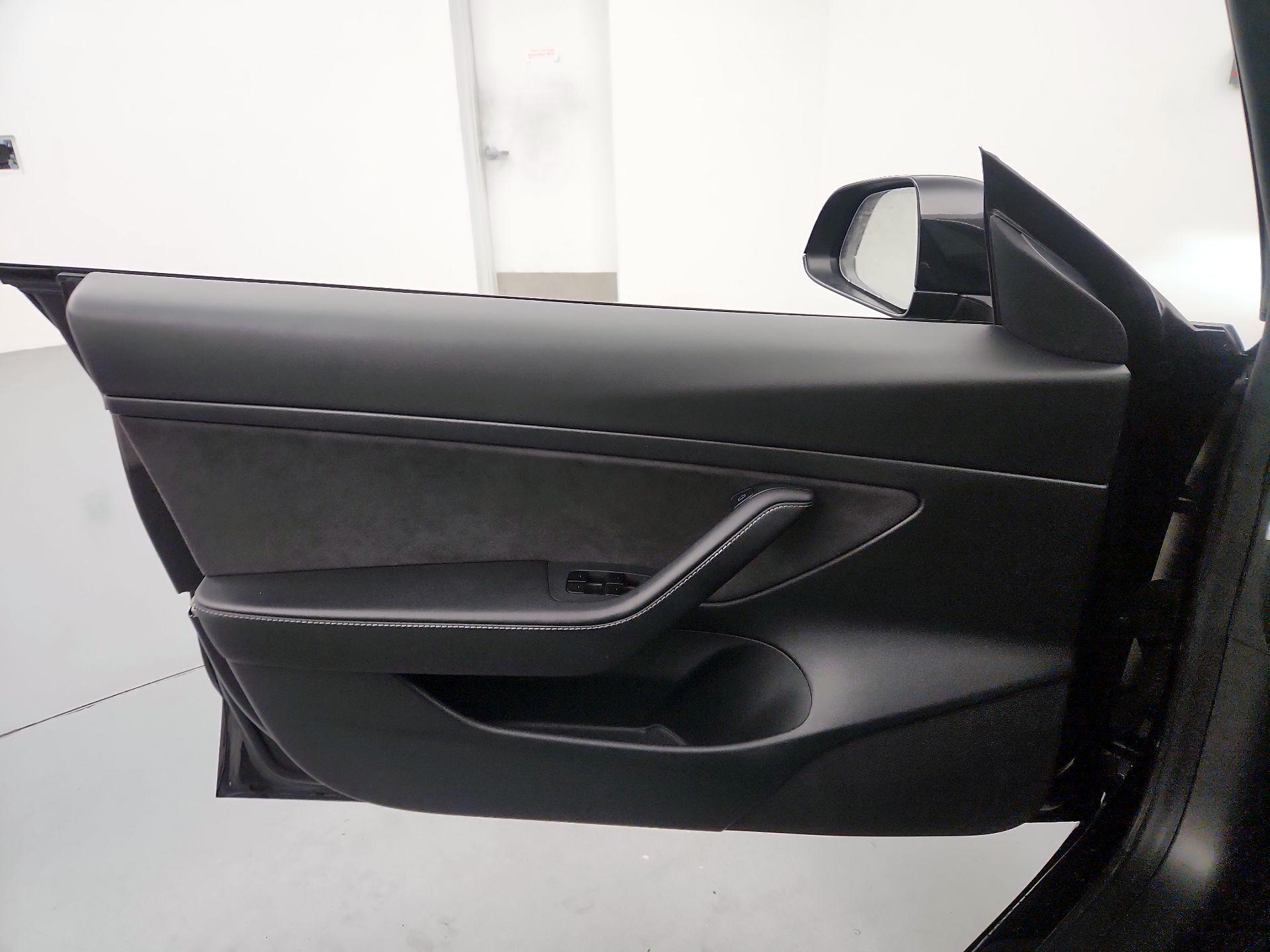 Thumbnail: 2021 Tesla Model 3 - 12