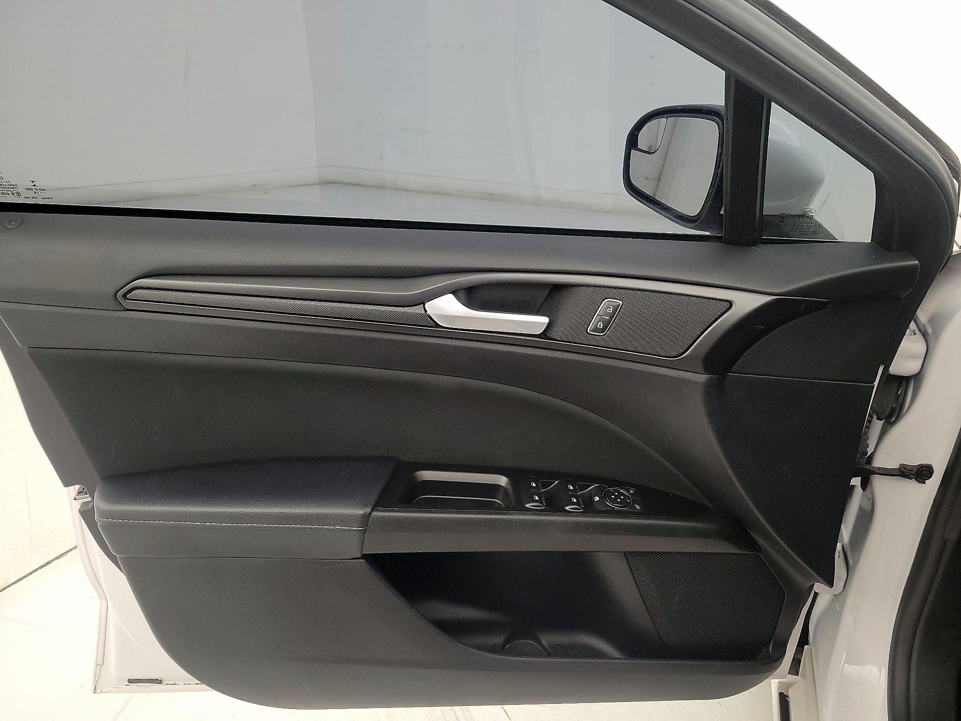 Thumbnail: 2018 Ford Fusion - 12