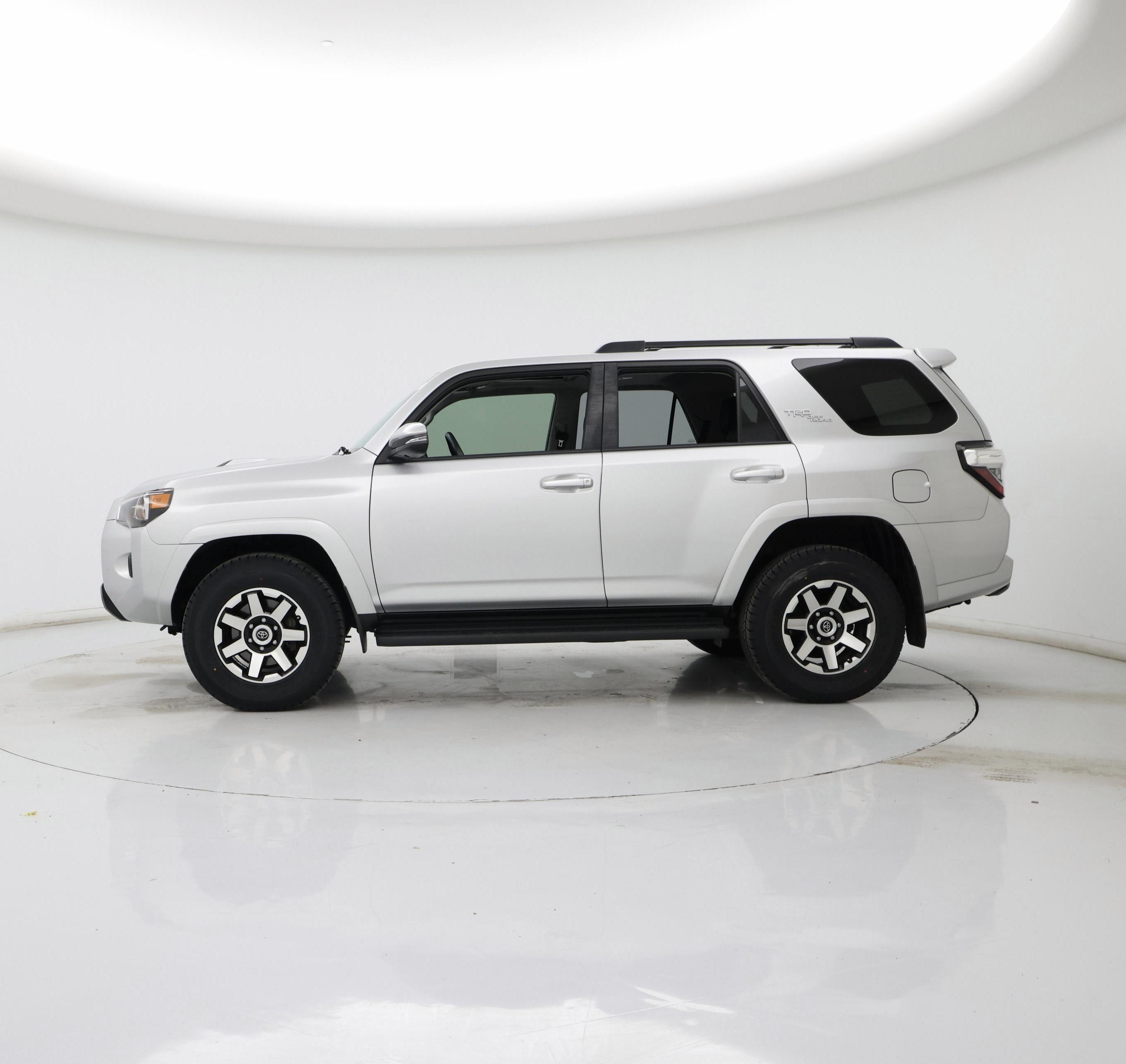 Thumbnail: 2021 Toyota 4Runner - 3