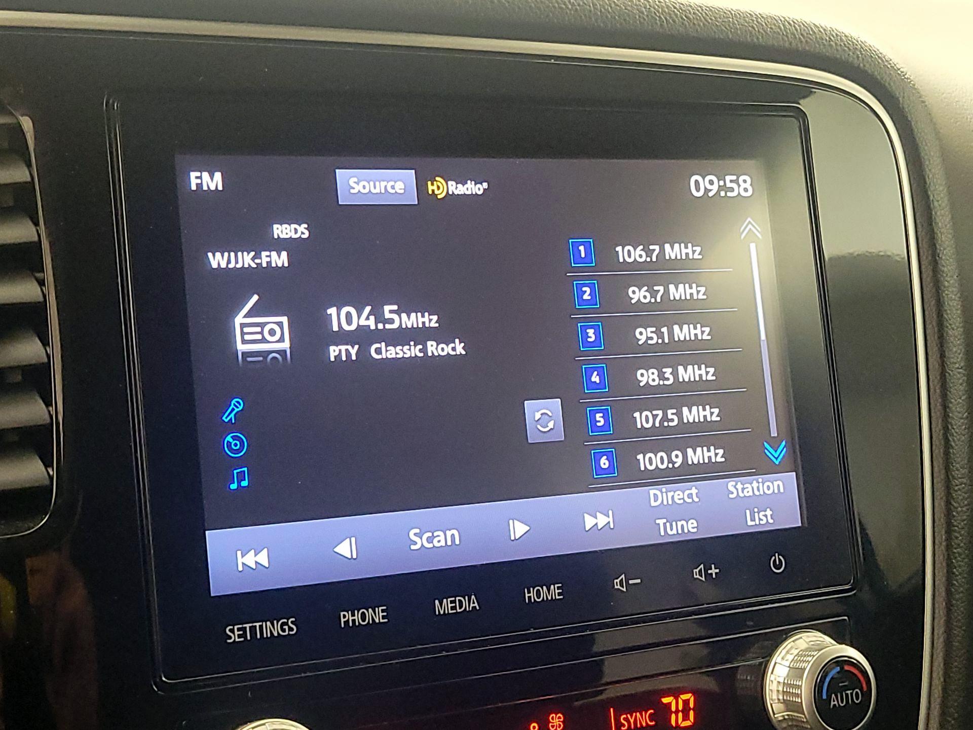 Thumbnail: 2020 Mitsubishi Outlander - 15