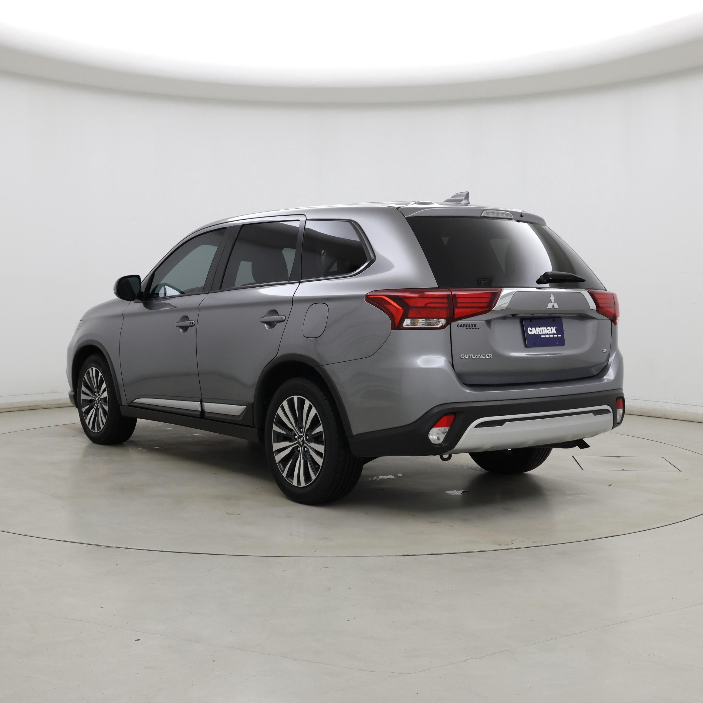 Thumbnail: 2020 Mitsubishi Outlander - 2