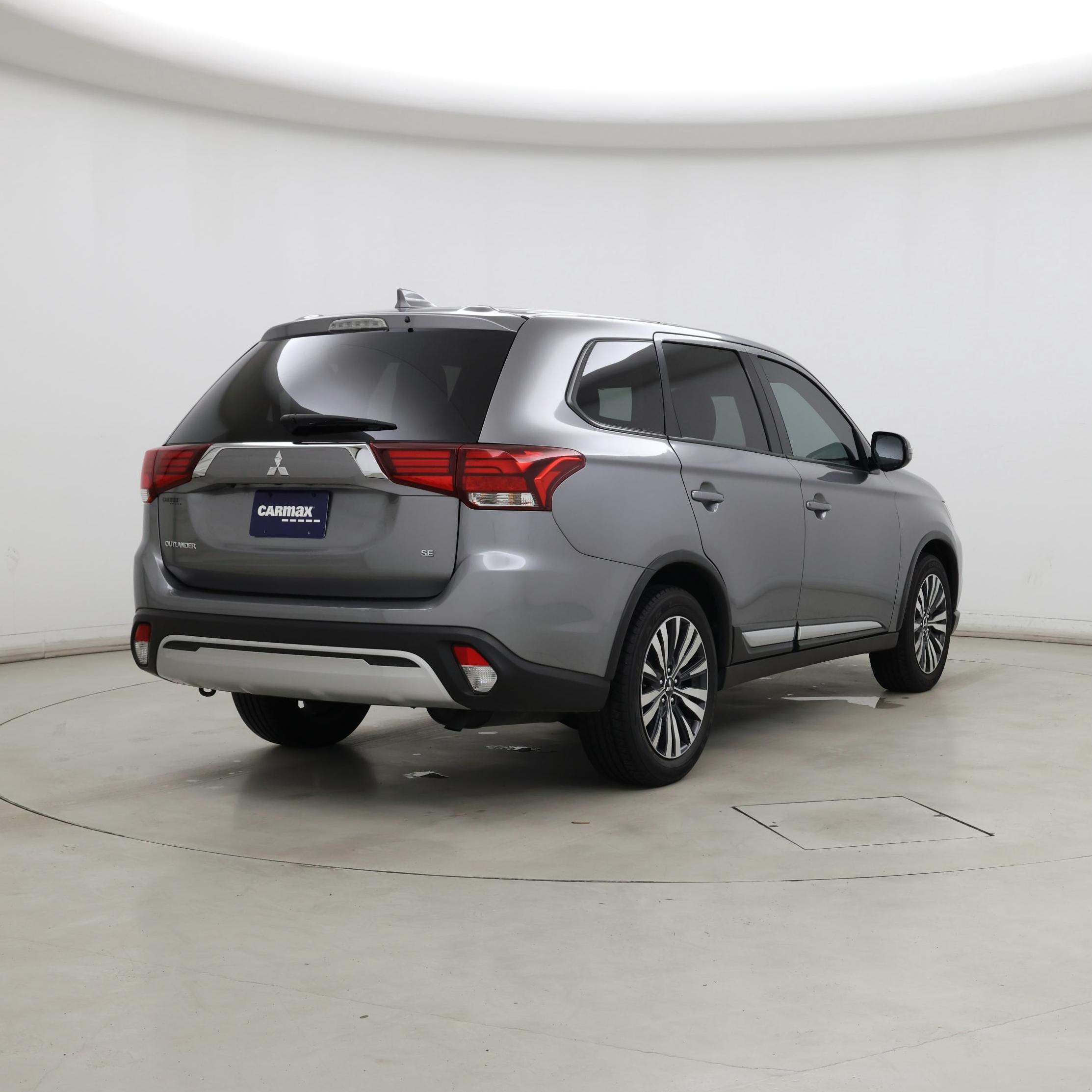 Thumbnail: 2020 Mitsubishi Outlander - 8