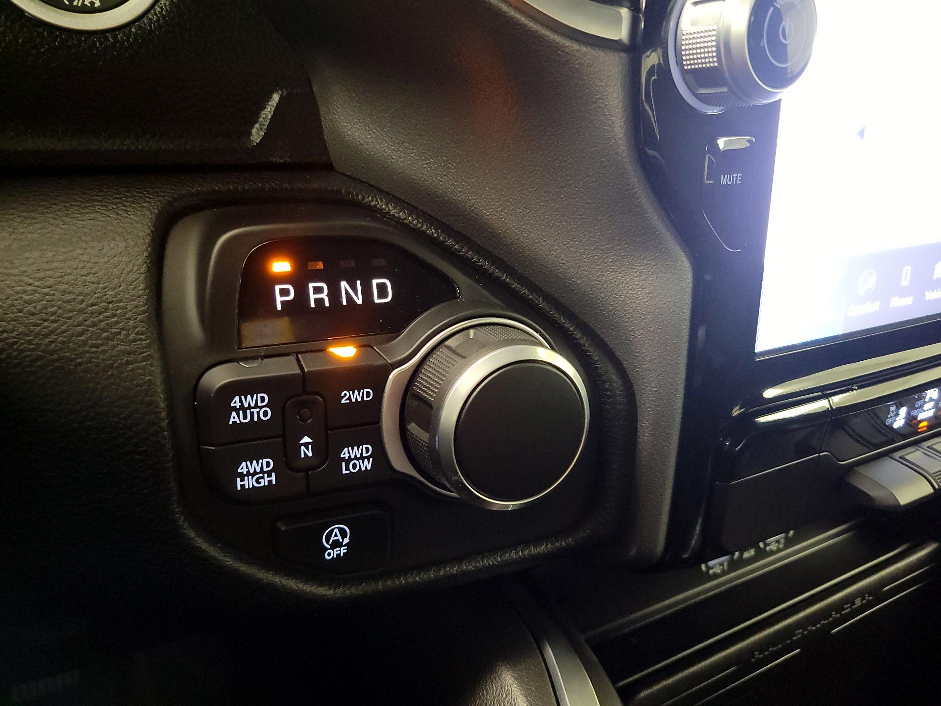 Thumbnail: 2025 RAM 1500 - 18