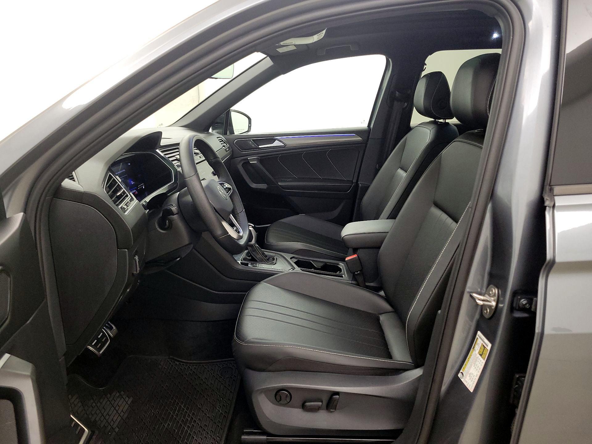 Thumbnail: 2024 Volkswagen Tiguan - 11