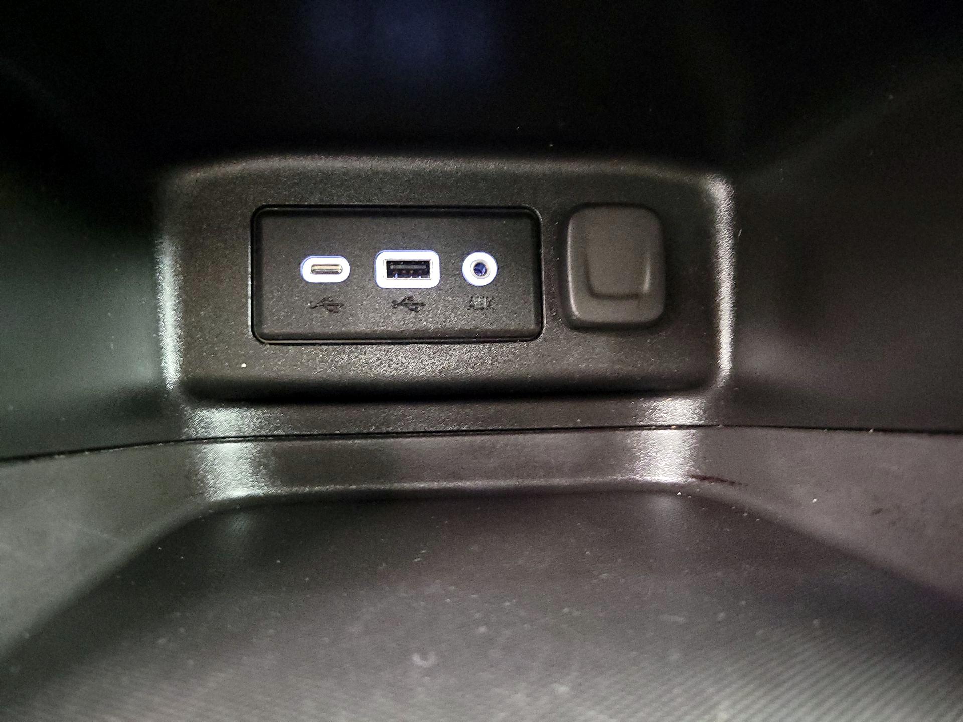 Thumbnail: 2022 Chevrolet Equinox - 18