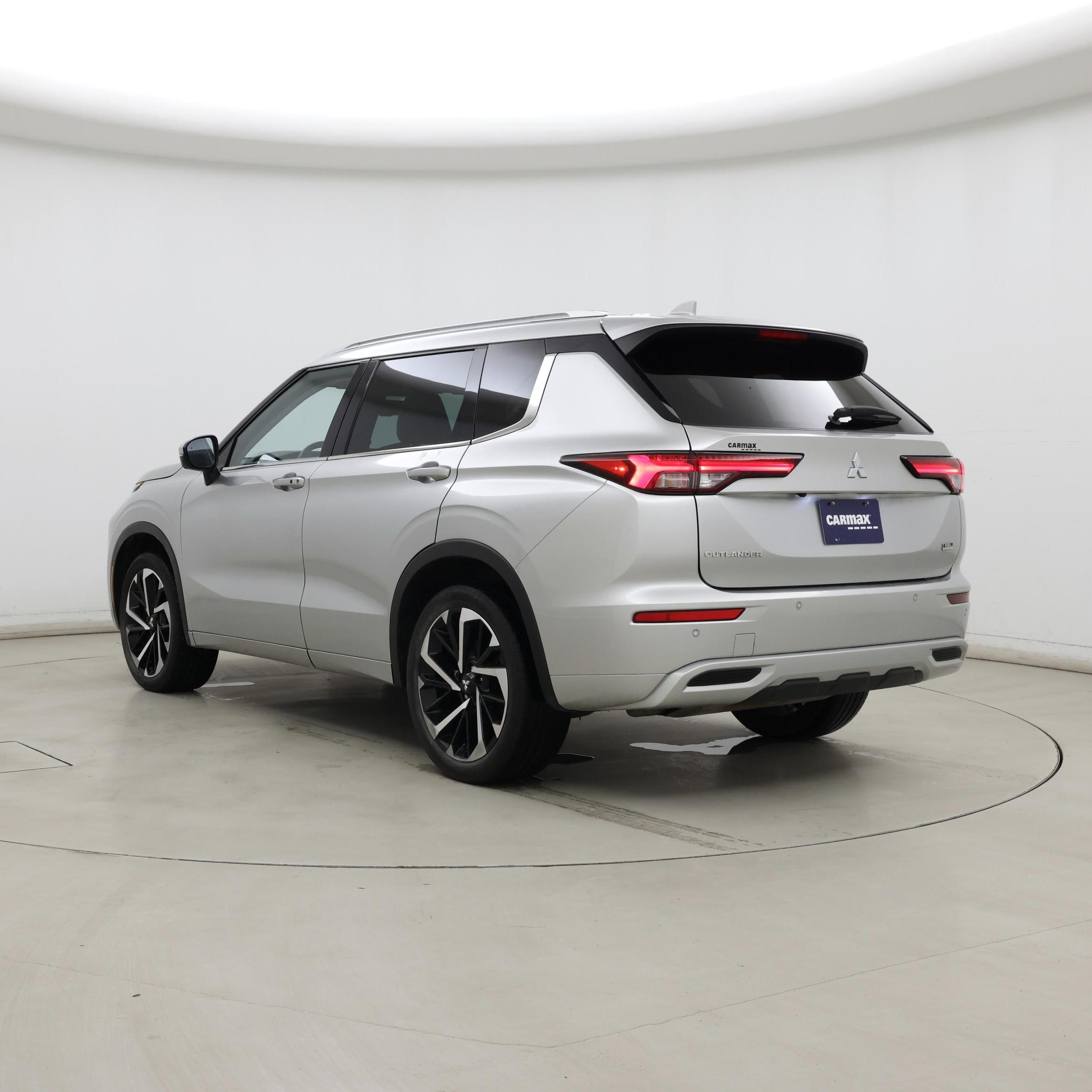 Thumbnail: 2022 Mitsubishi Outlander - 2