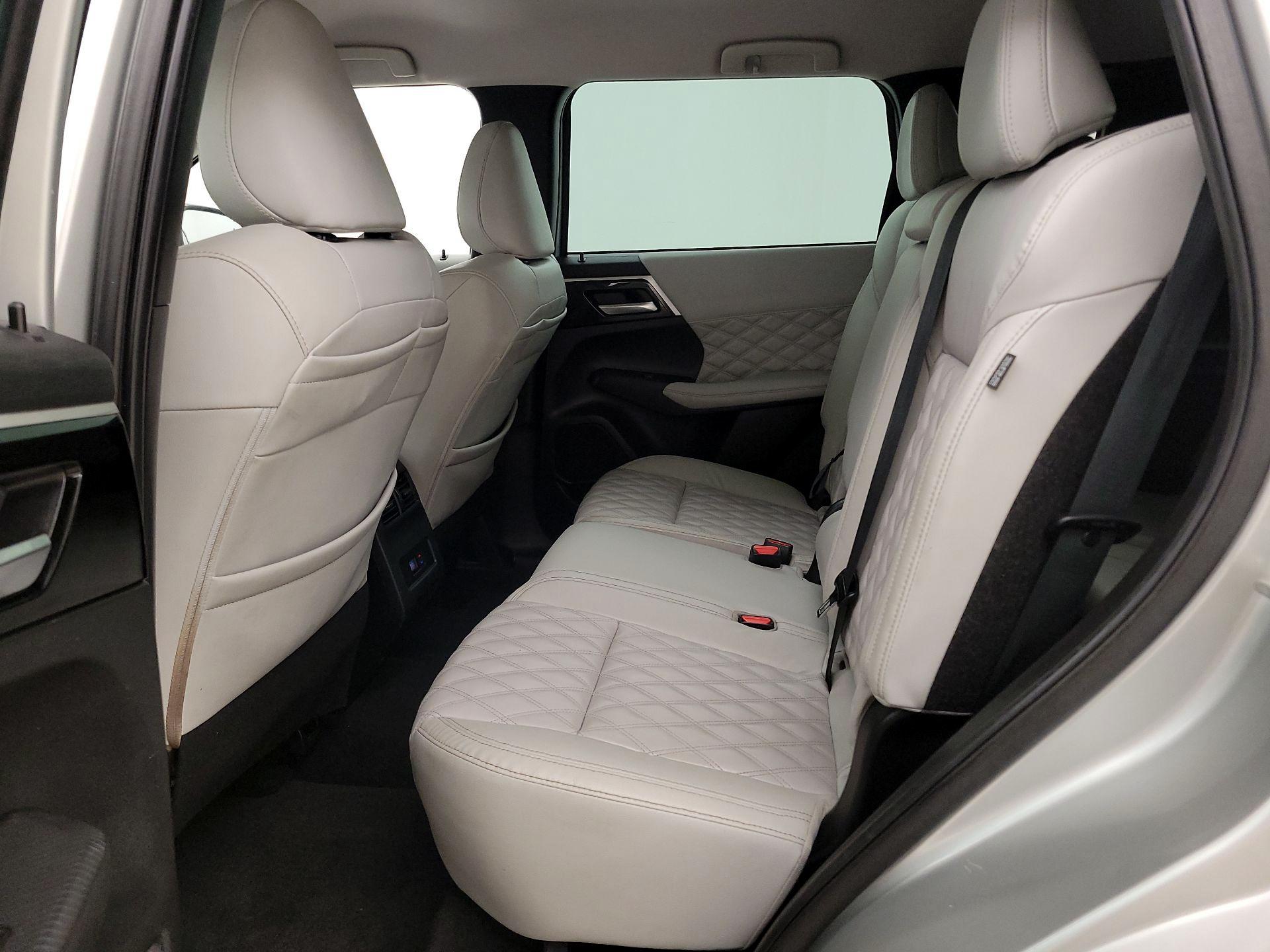 Thumbnail: 2022 Mitsubishi Outlander - 20