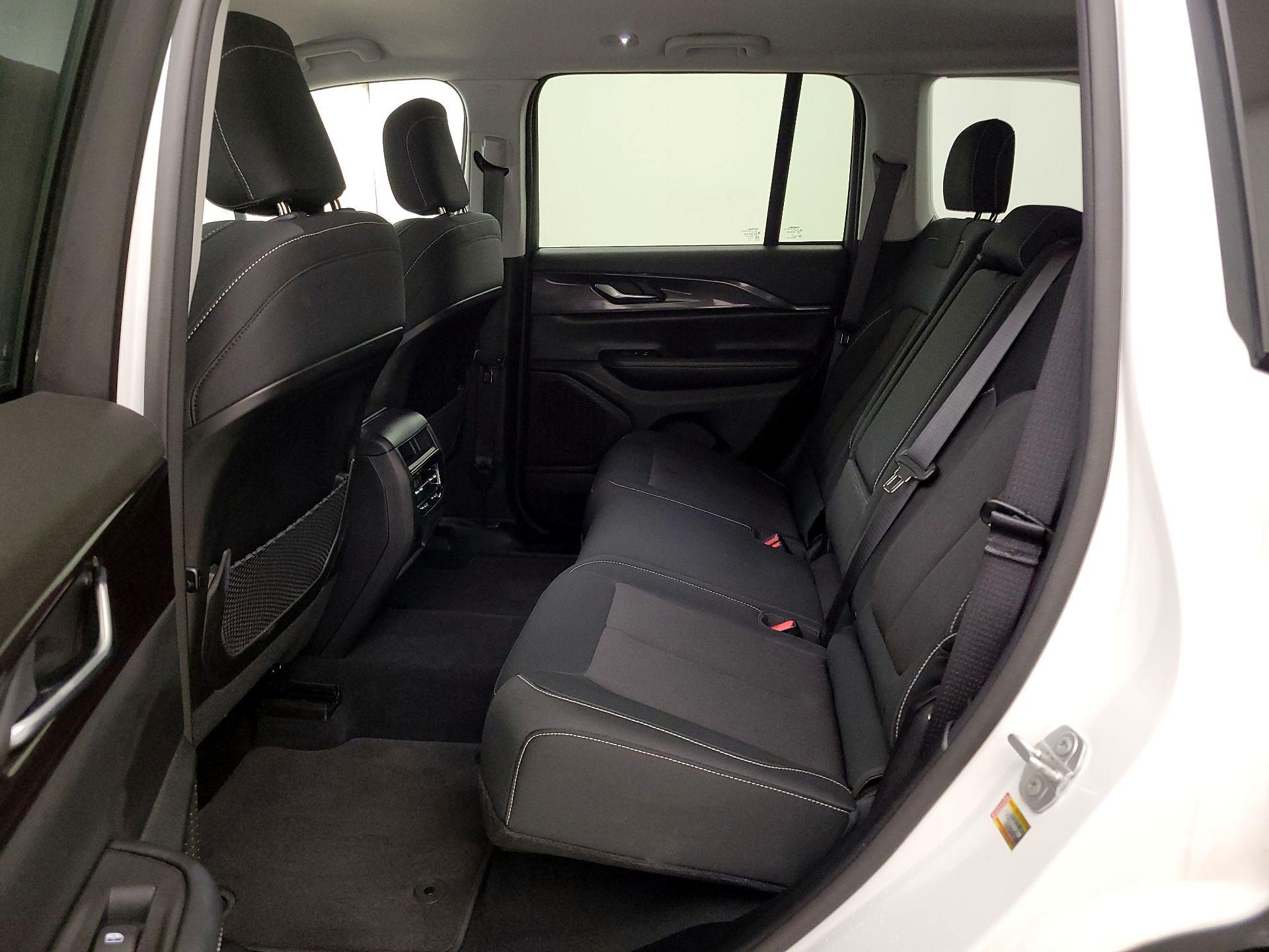 Thumbnail: 2023 Jeep Grand Cherokee - 19