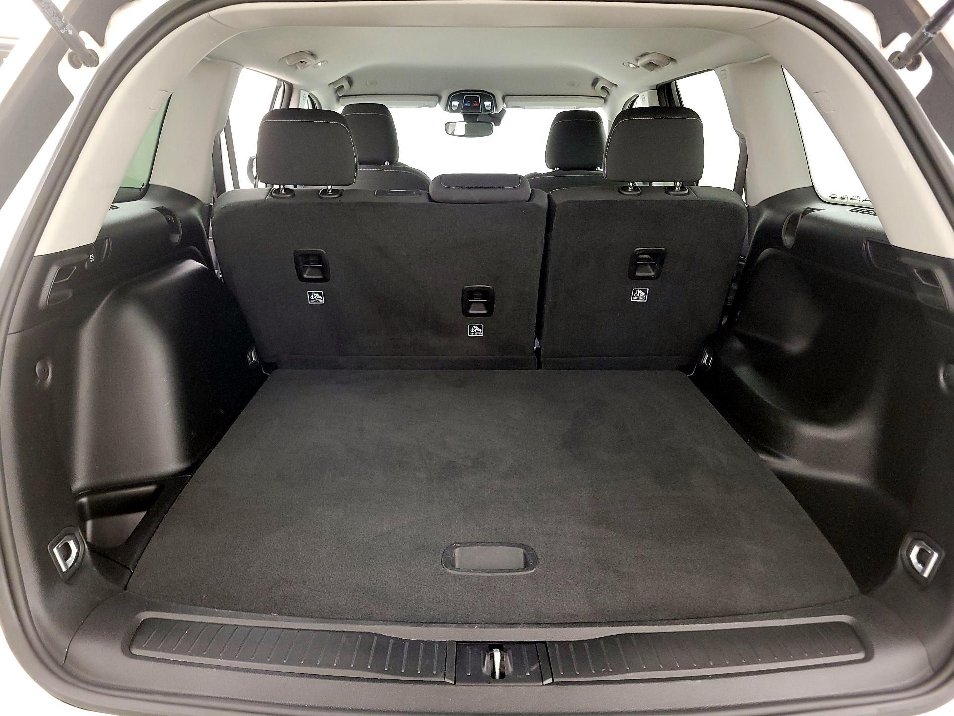 Thumbnail: 2023 Jeep Grand Cherokee - 20