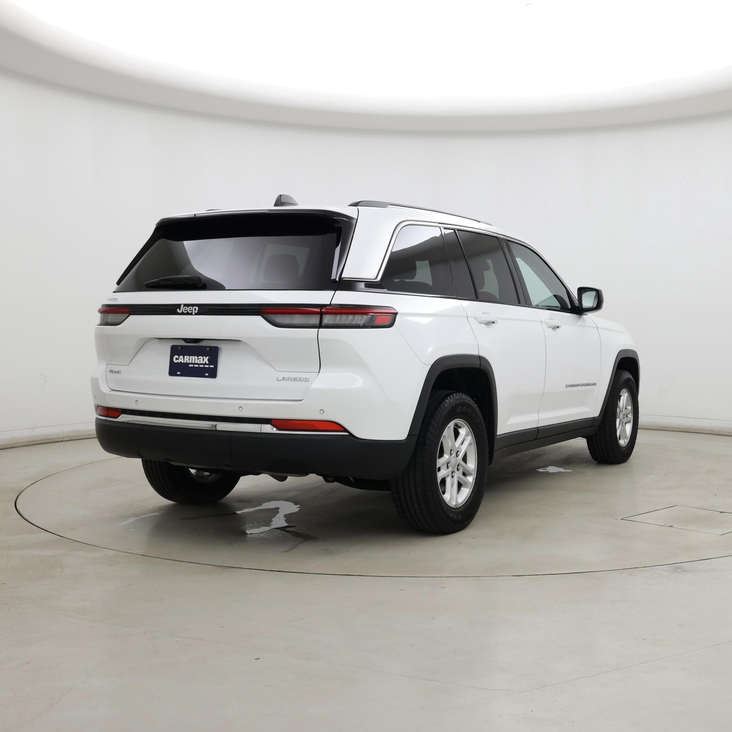 Thumbnail: 2023 Jeep Grand Cherokee - 8