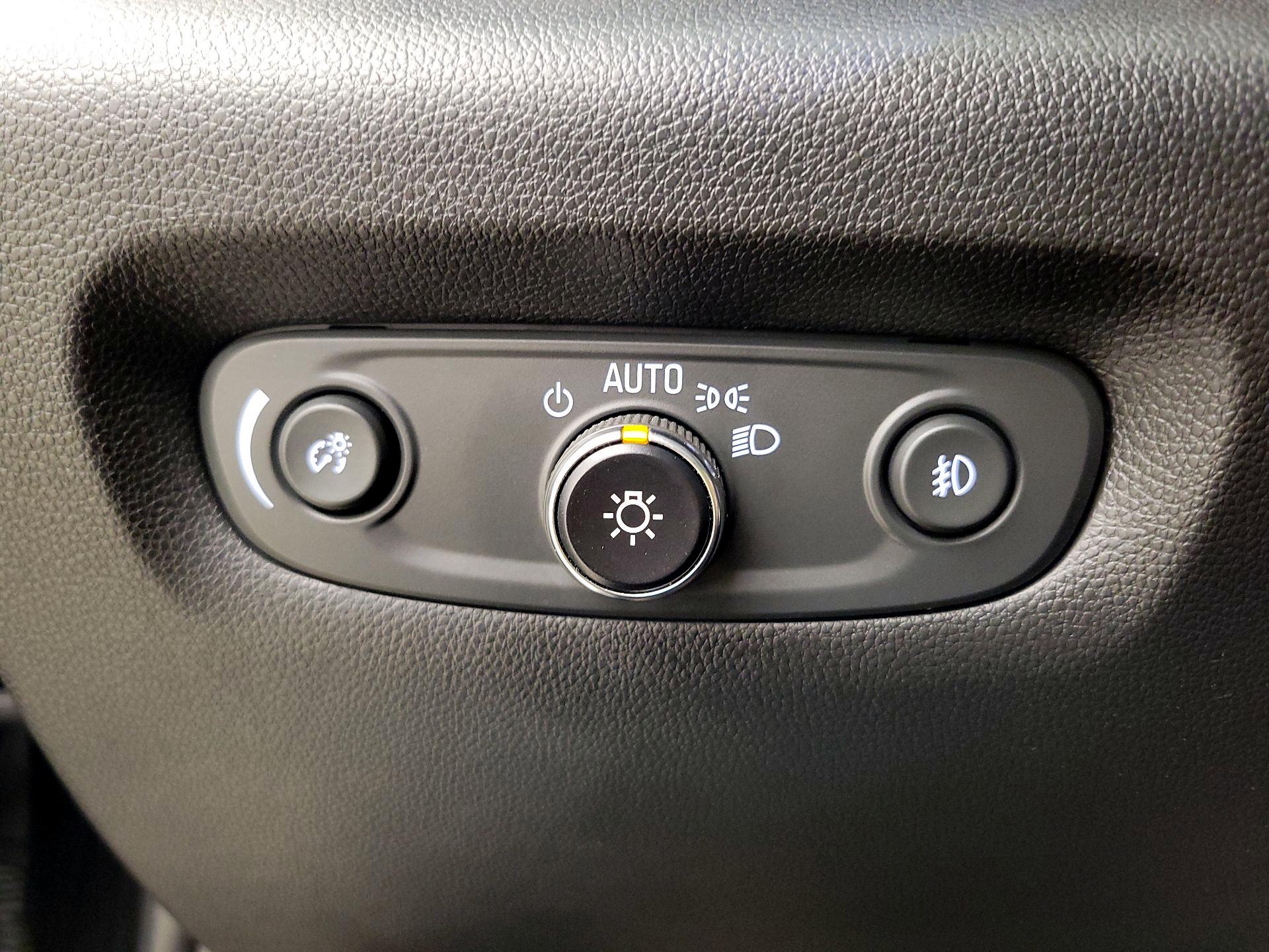 Thumbnail: 2021 Chevrolet Traverse - 13