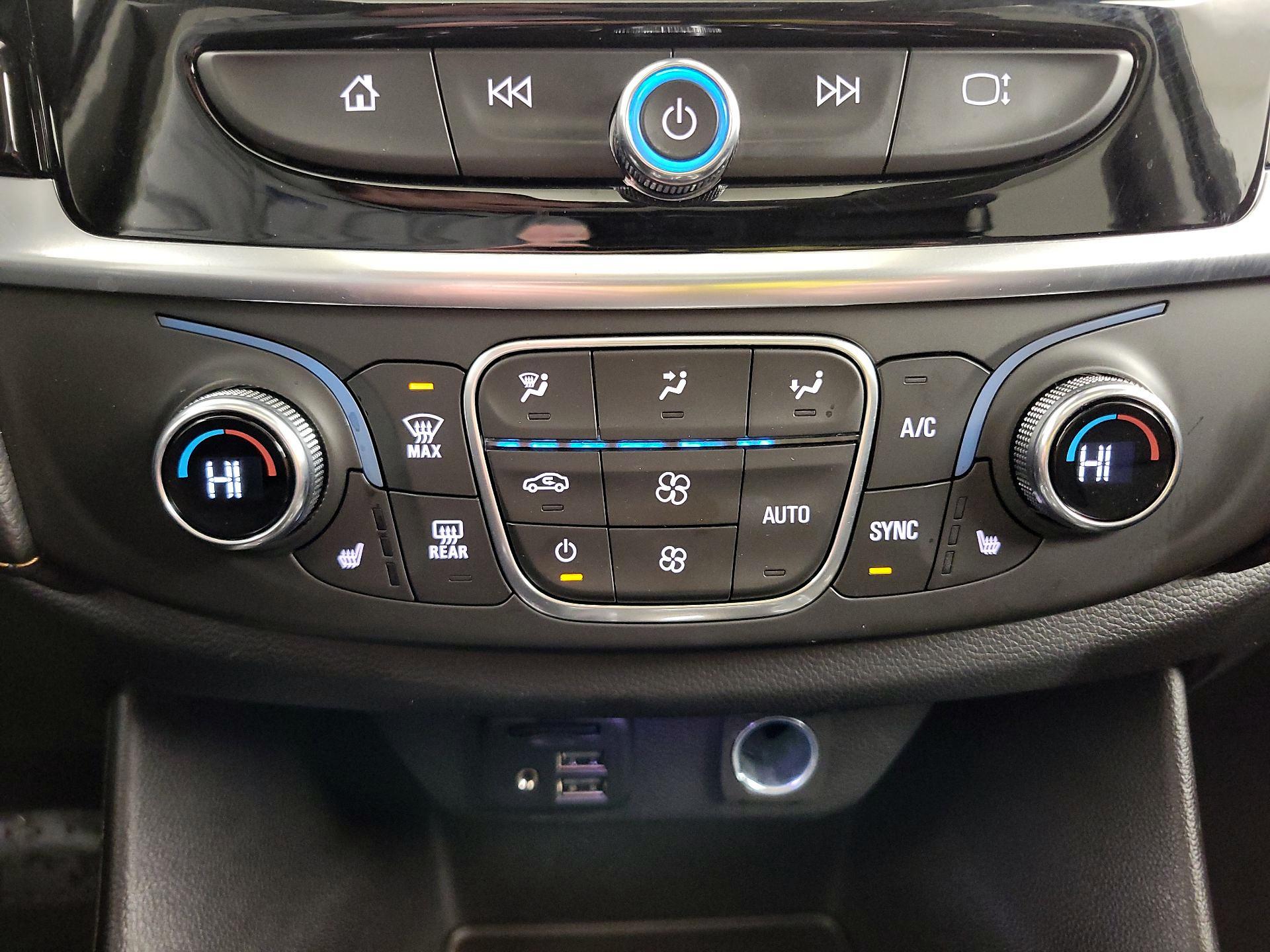 Thumbnail: 2021 Chevrolet Traverse - 17