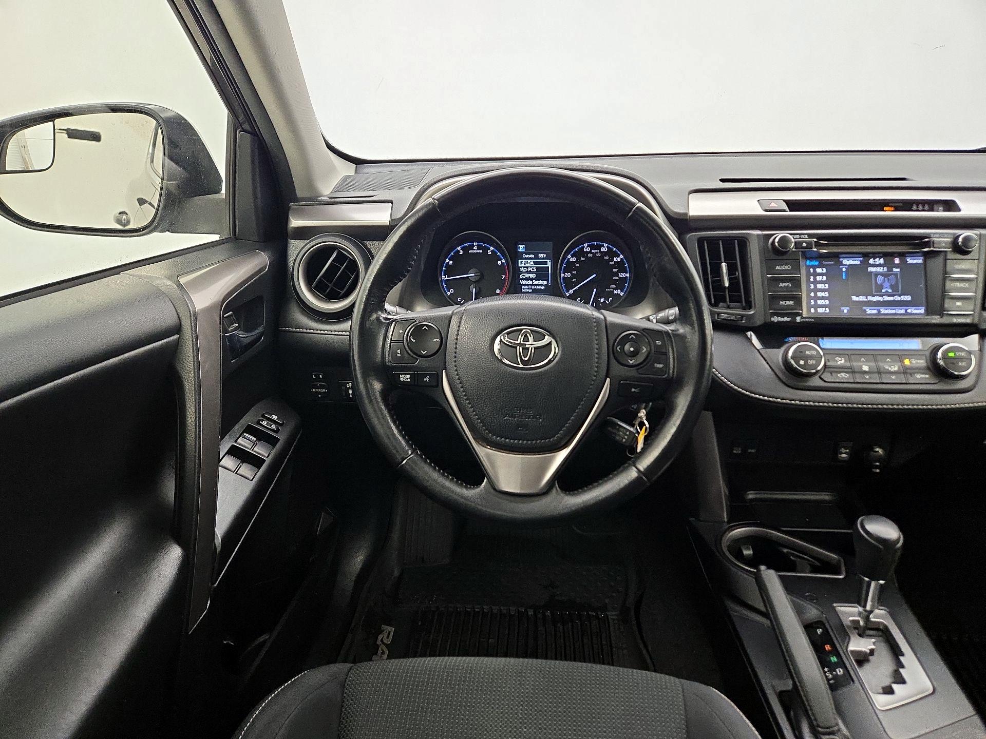 Thumbnail: 2017 Toyota RAV4 - 10