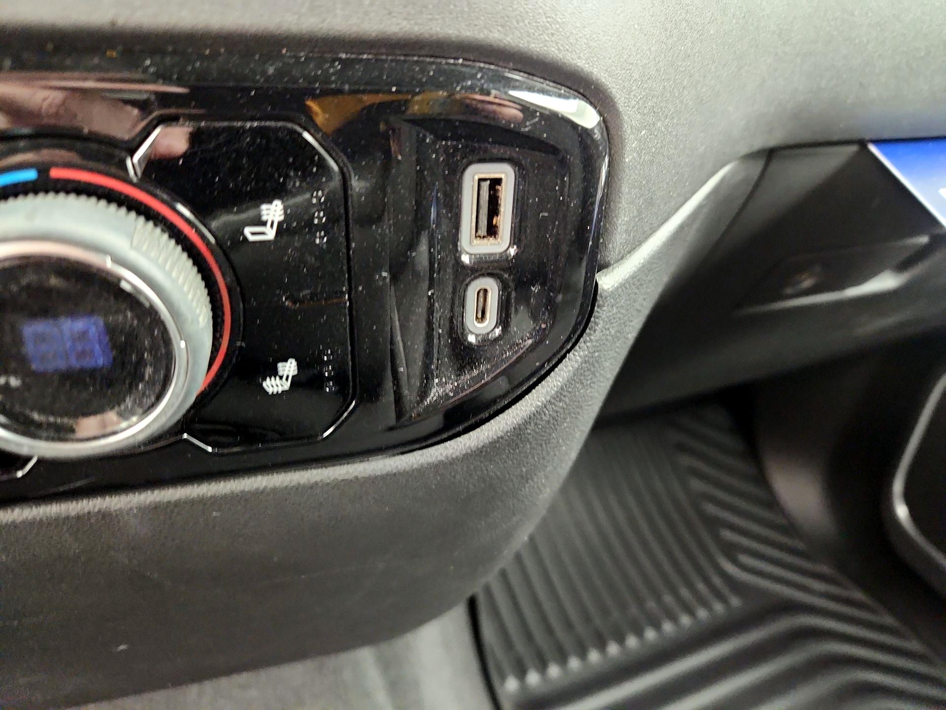 Thumbnail: 2022 Chevrolet Silverado 1500 - 19