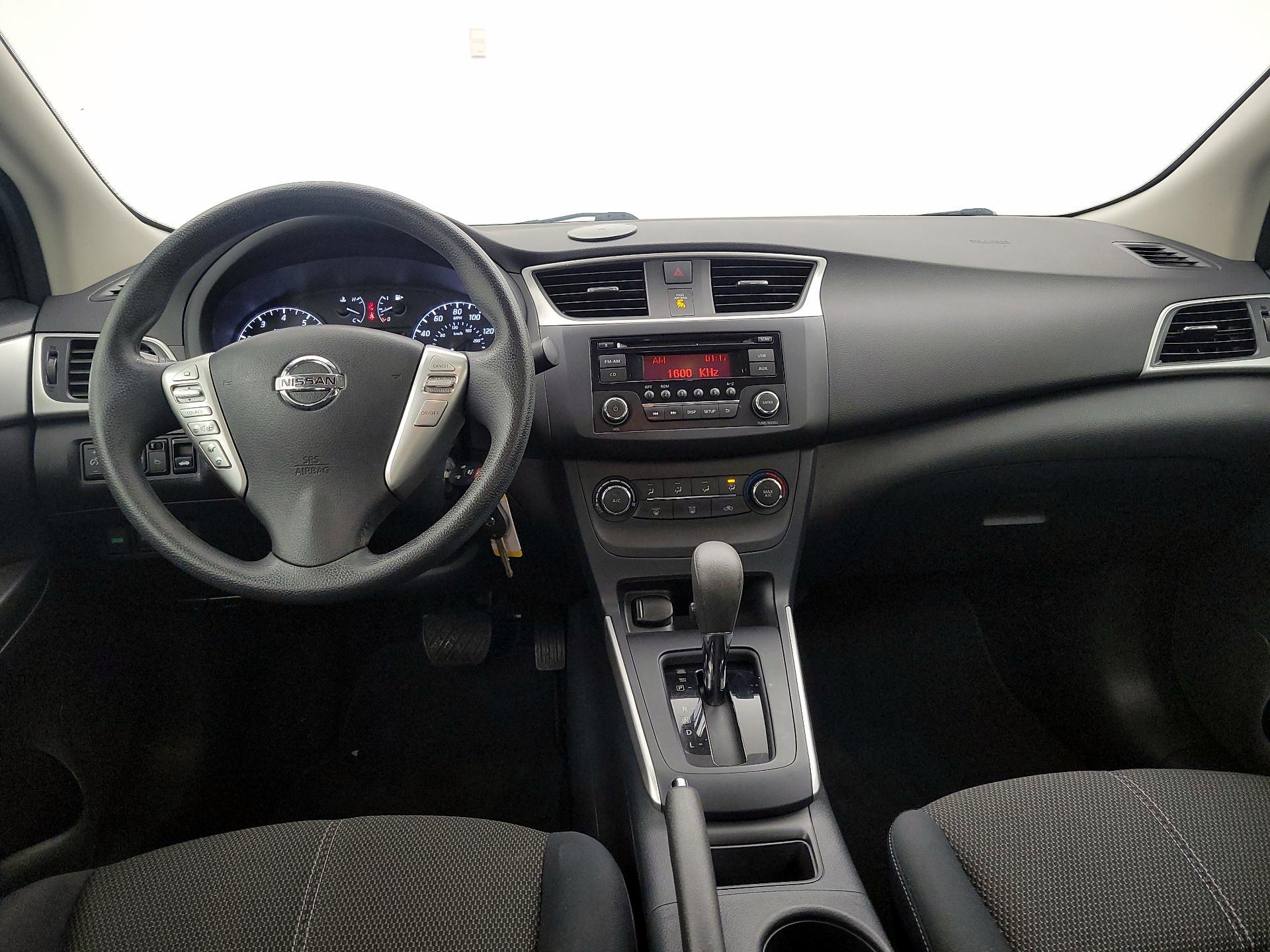 Thumbnail: 2017 Nissan Sentra - 9