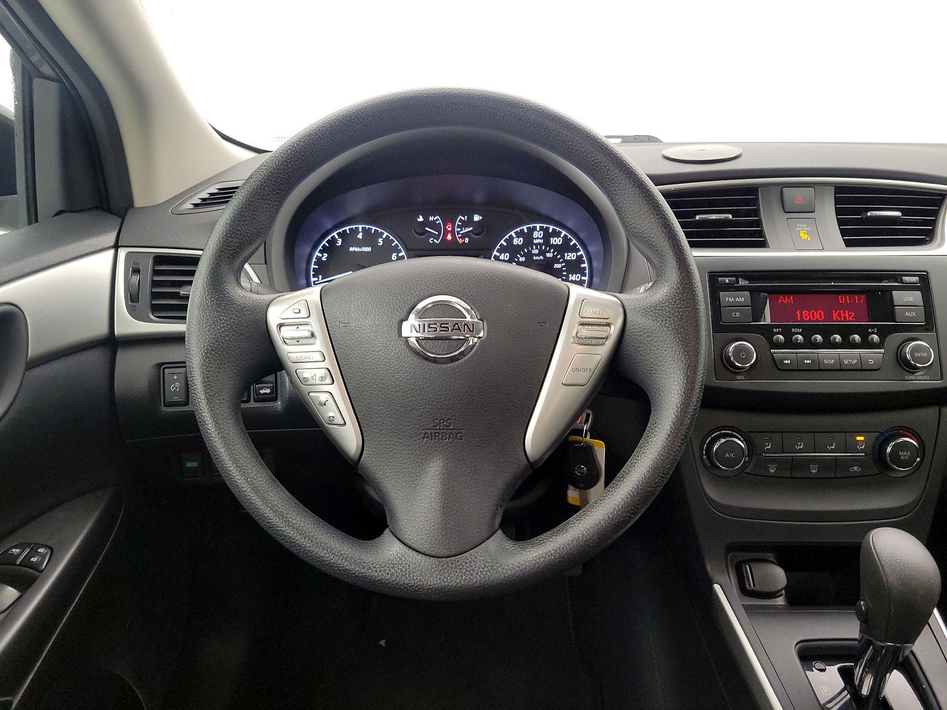 Thumbnail: 2017 Nissan Sentra - 10