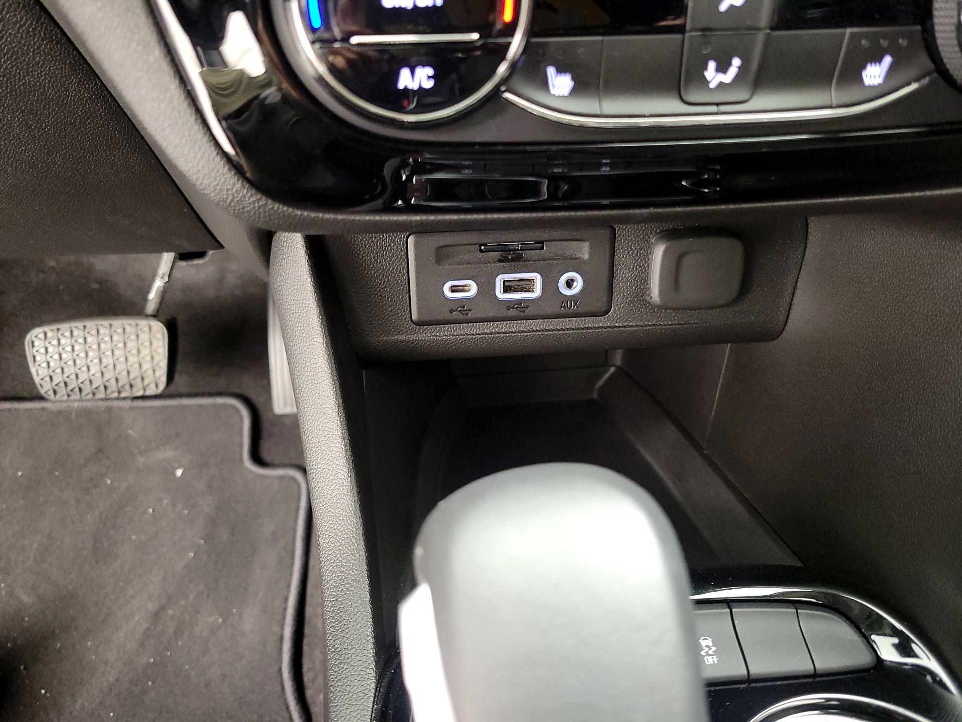 Thumbnail: 2020 Buick Encore GX - 19