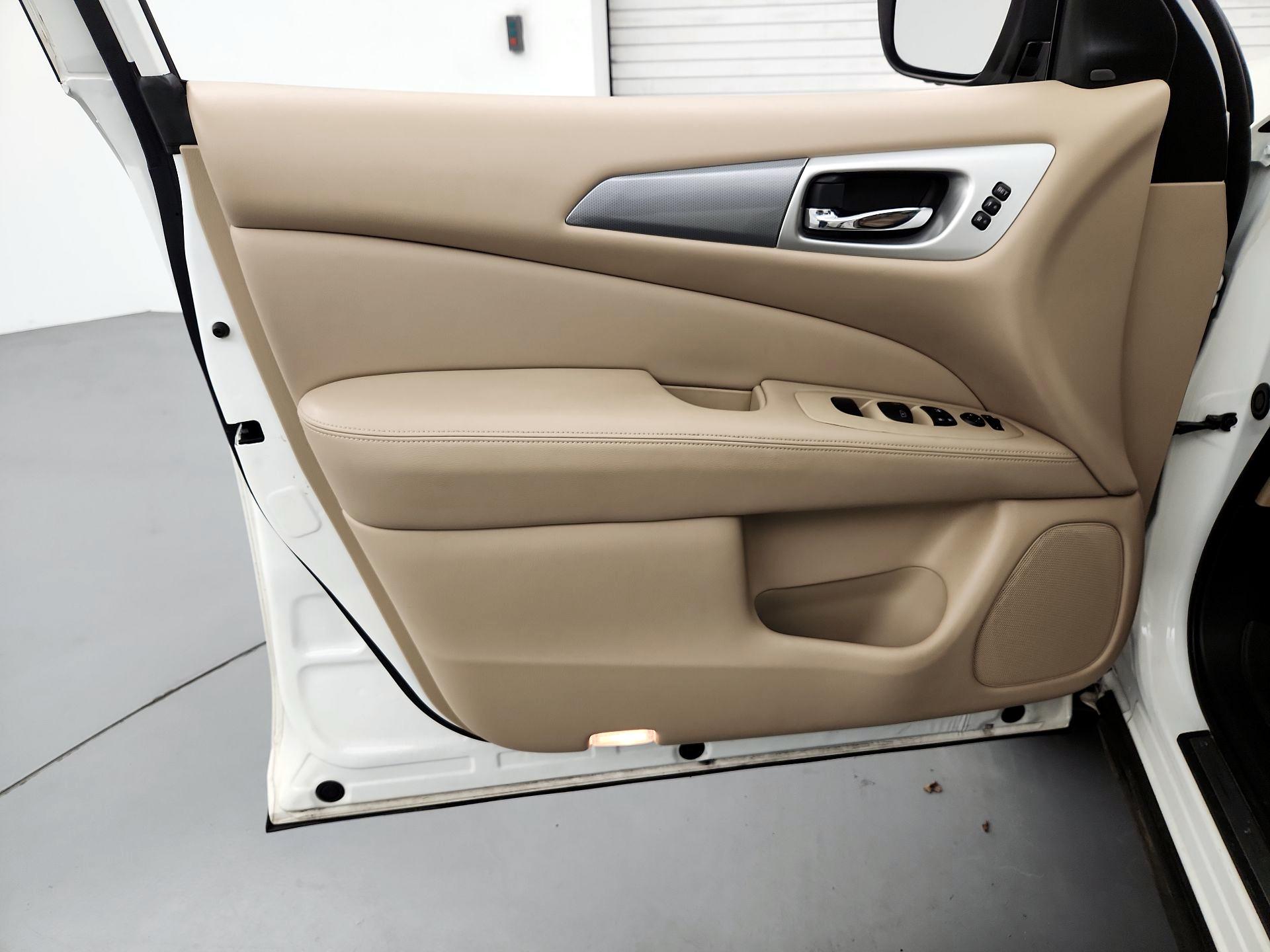 Thumbnail: 2018 Nissan Pathfinder - 12