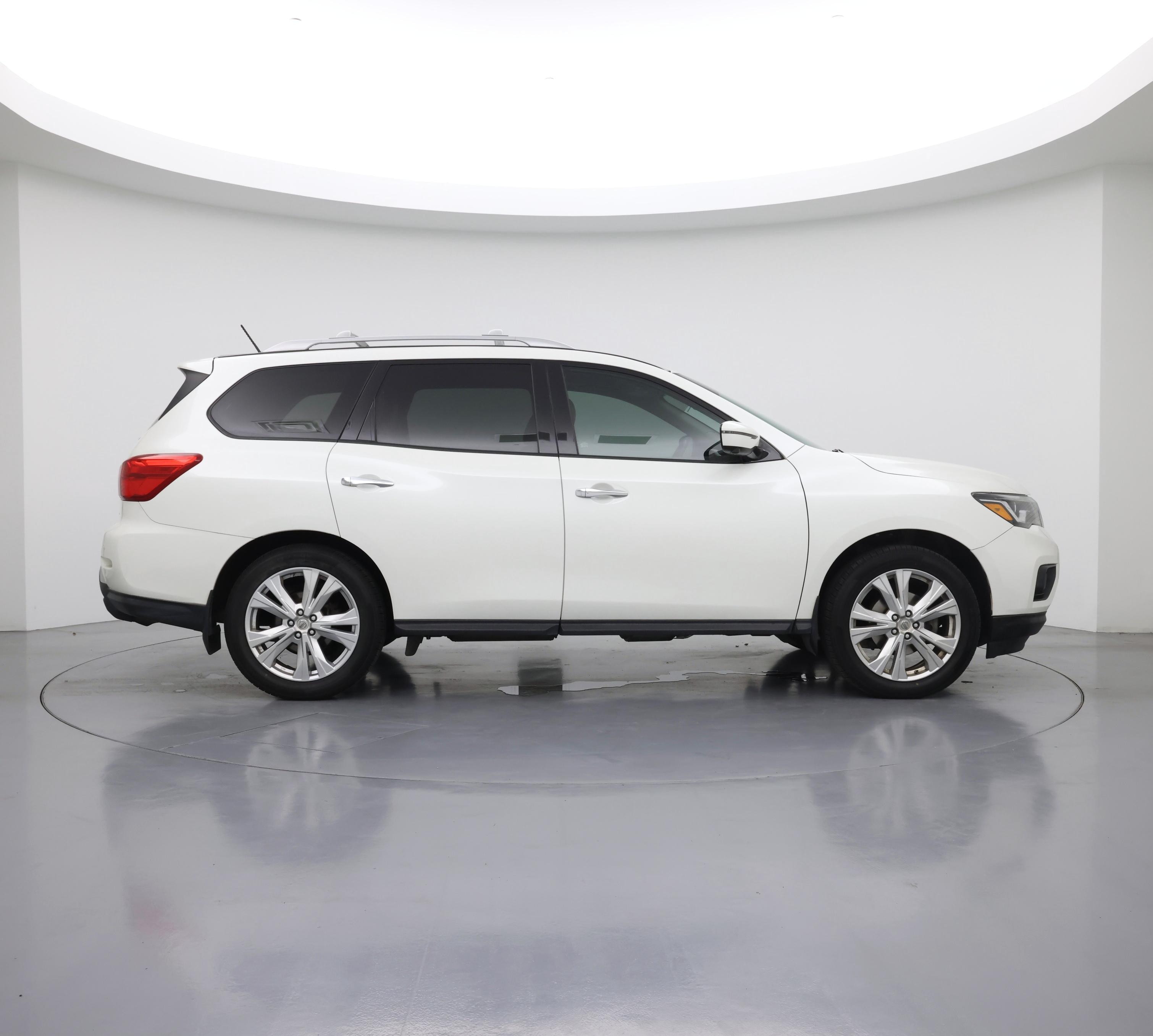 Thumbnail: 2018 Nissan Pathfinder - 7