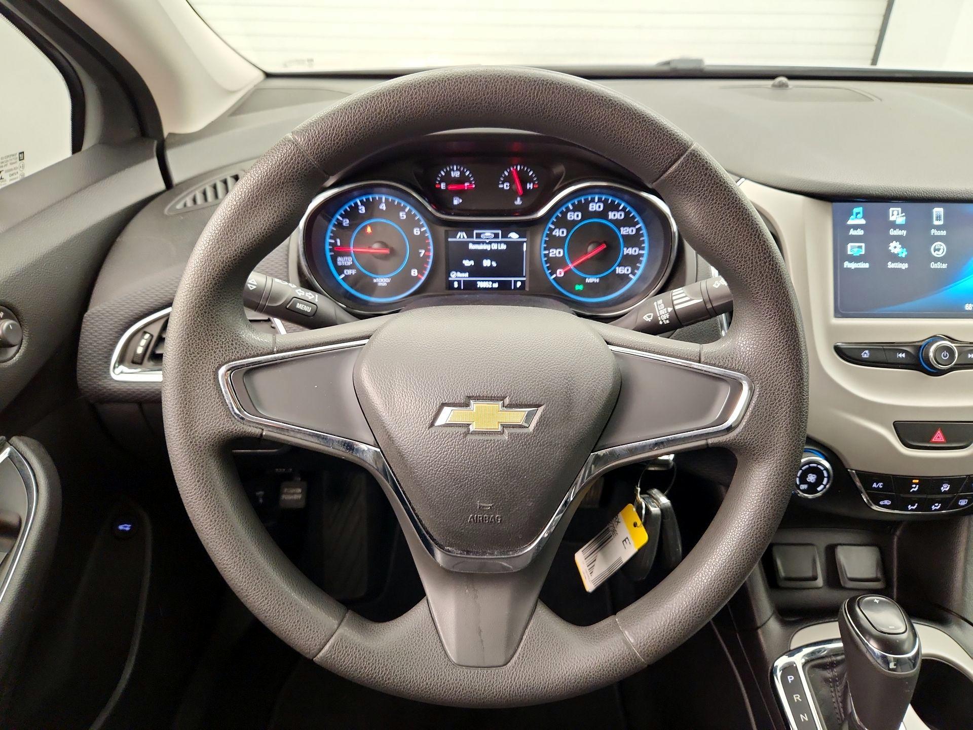 Thumbnail: 2017 Chevrolet Cruze - 10