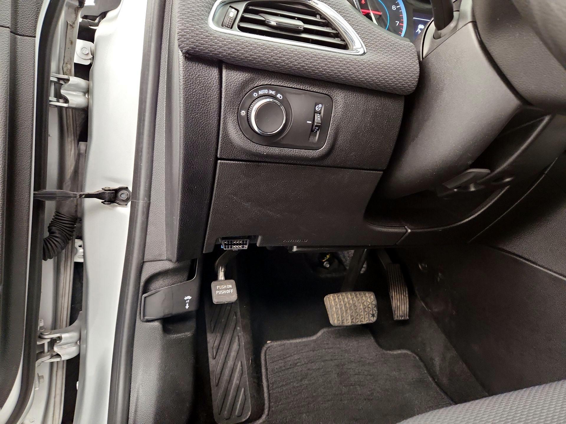 Thumbnail: 2017 Chevrolet Cruze - 13