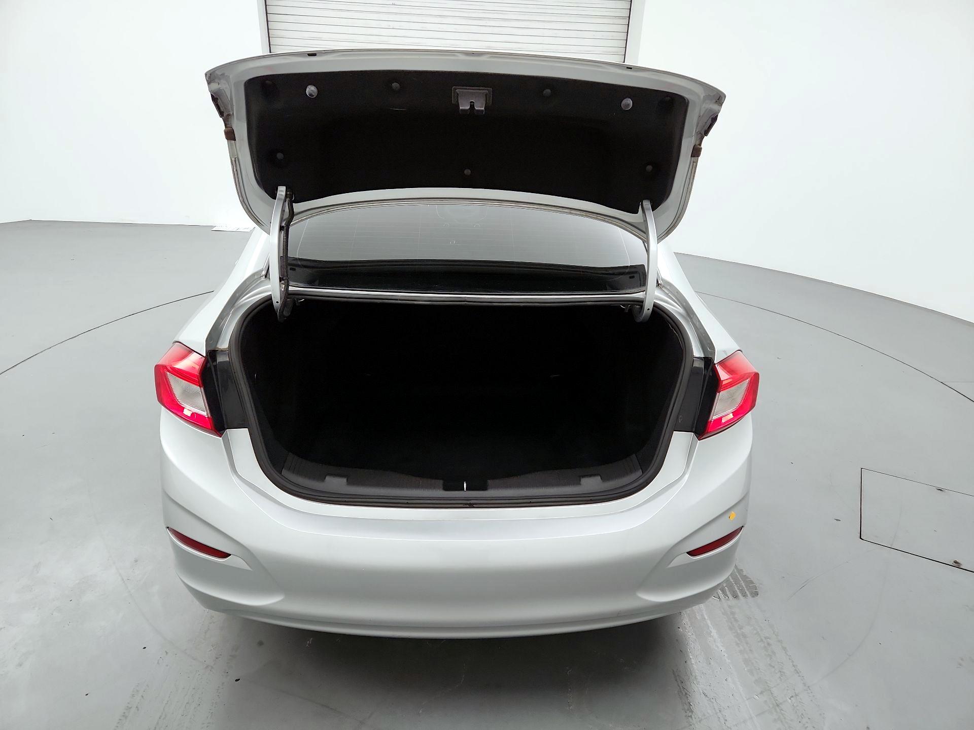 Thumbnail: 2017 Chevrolet Cruze - 20