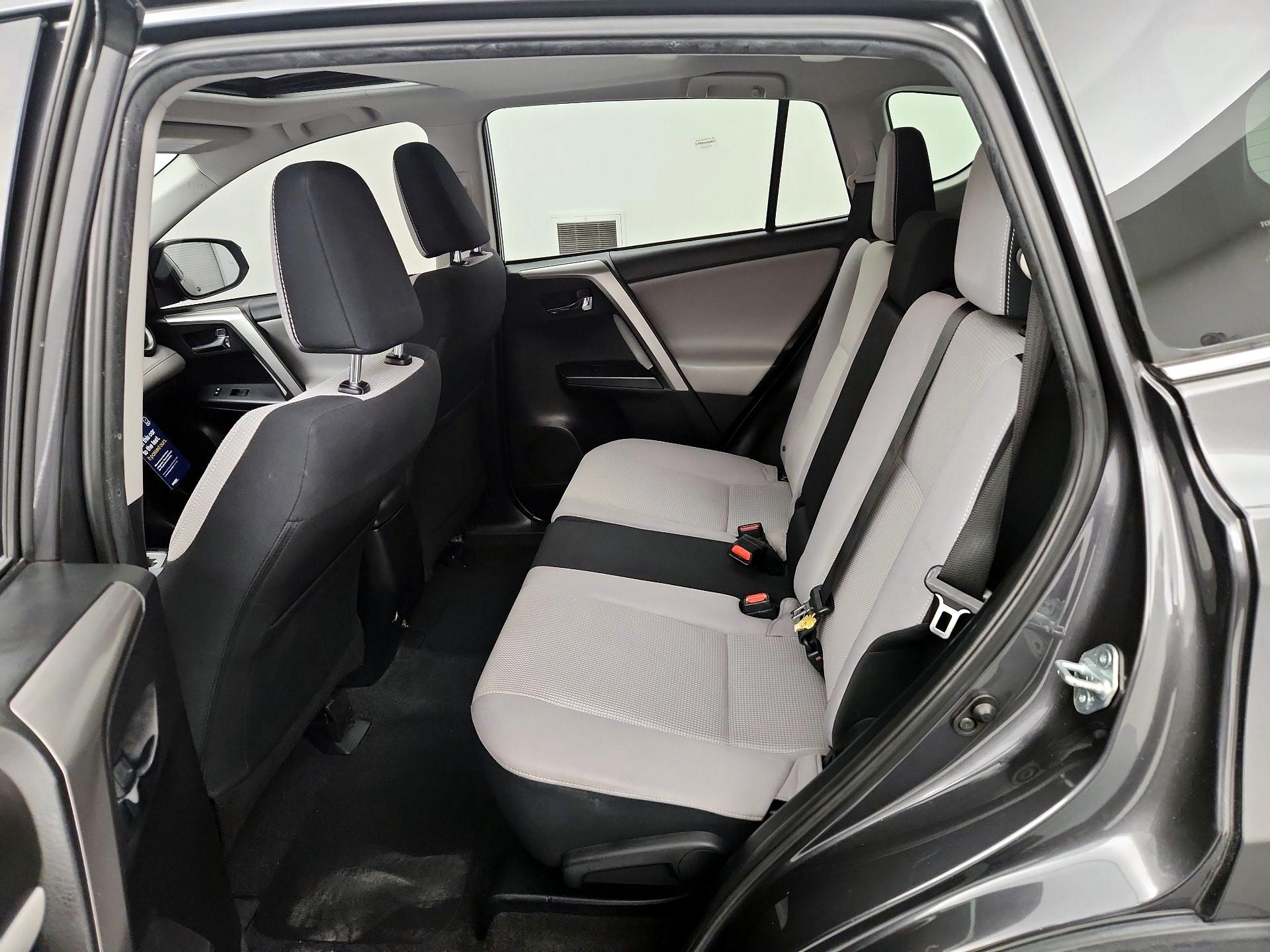 Thumbnail: 2017 Toyota RAV4 - 19