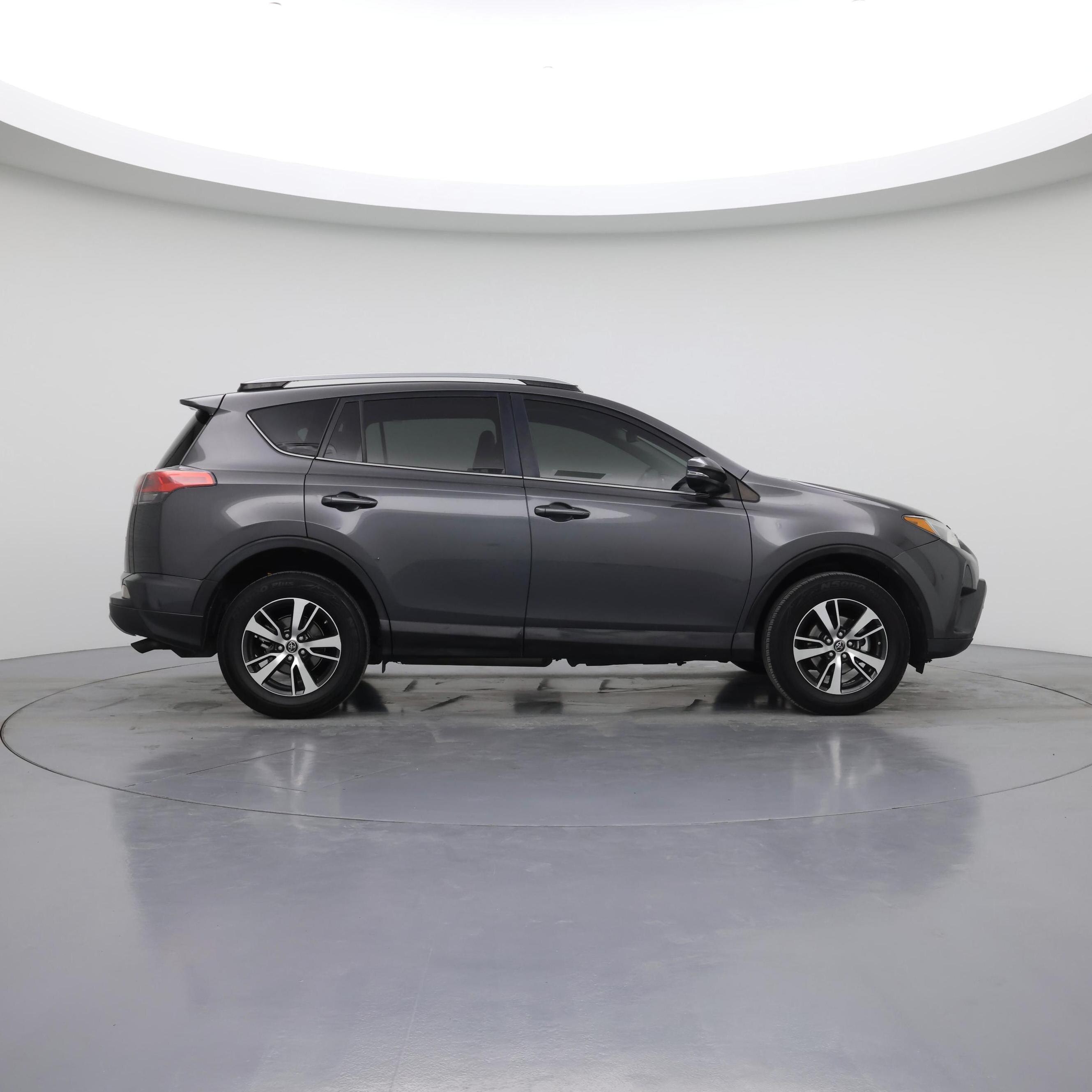 Thumbnail: 2017 Toyota RAV4 - 7