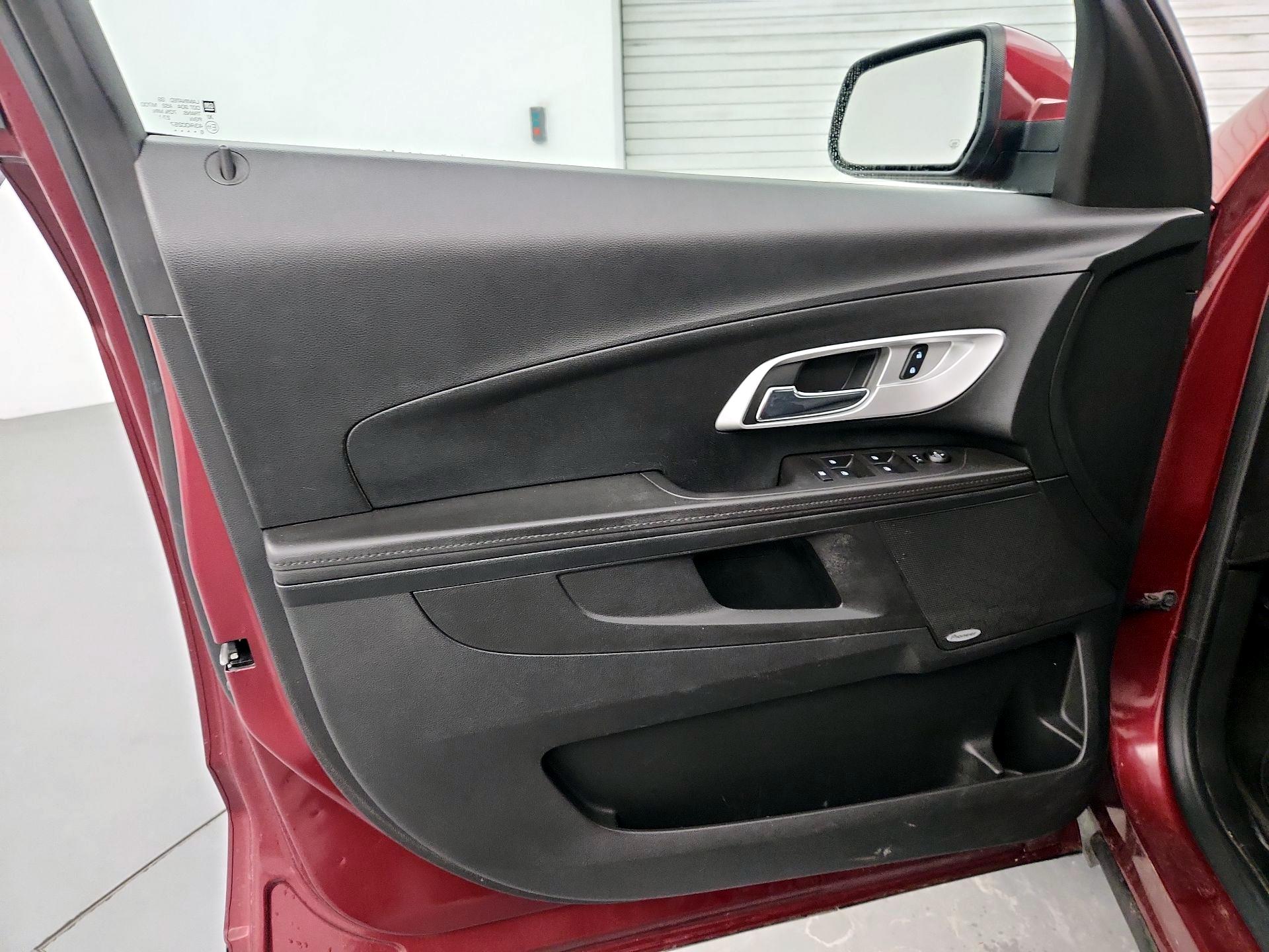 Thumbnail: 2017 Chevrolet Equinox - 12