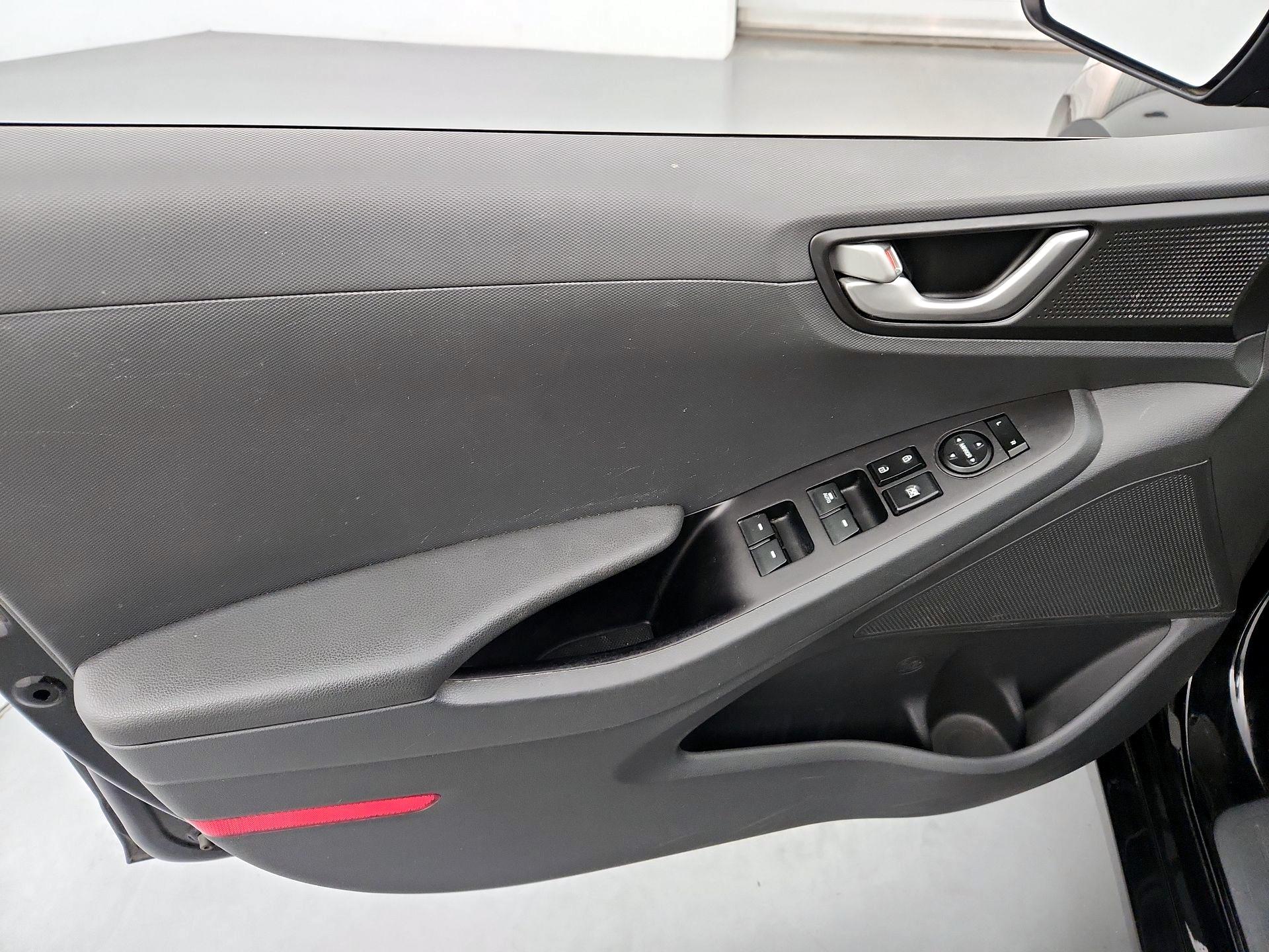 Thumbnail: 2017 Hyundai Ioniq - 12