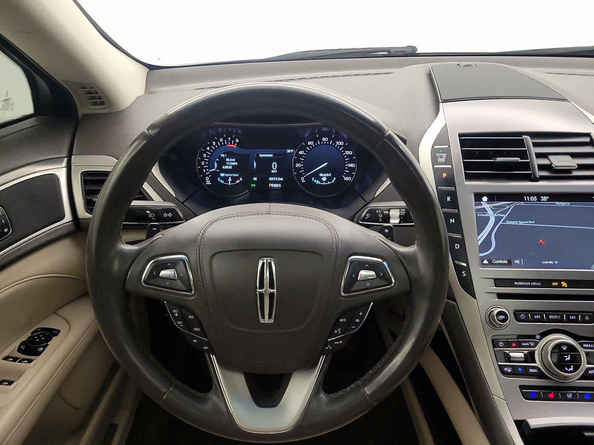 Thumbnail: 2017 Lincoln MKZ - 10