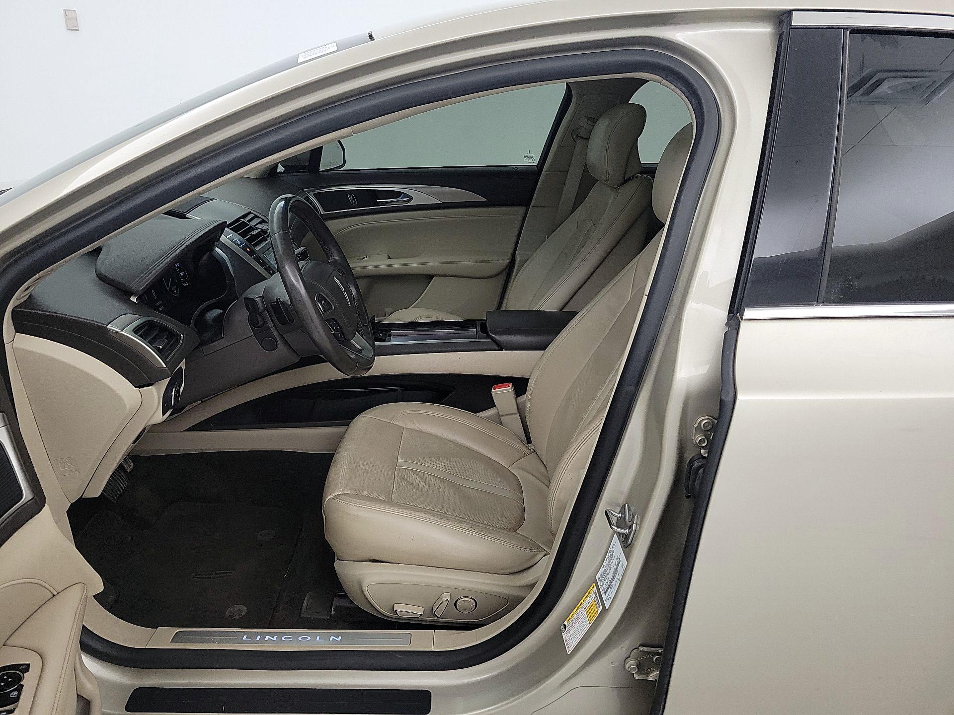 Thumbnail: 2017 Lincoln MKZ - 11