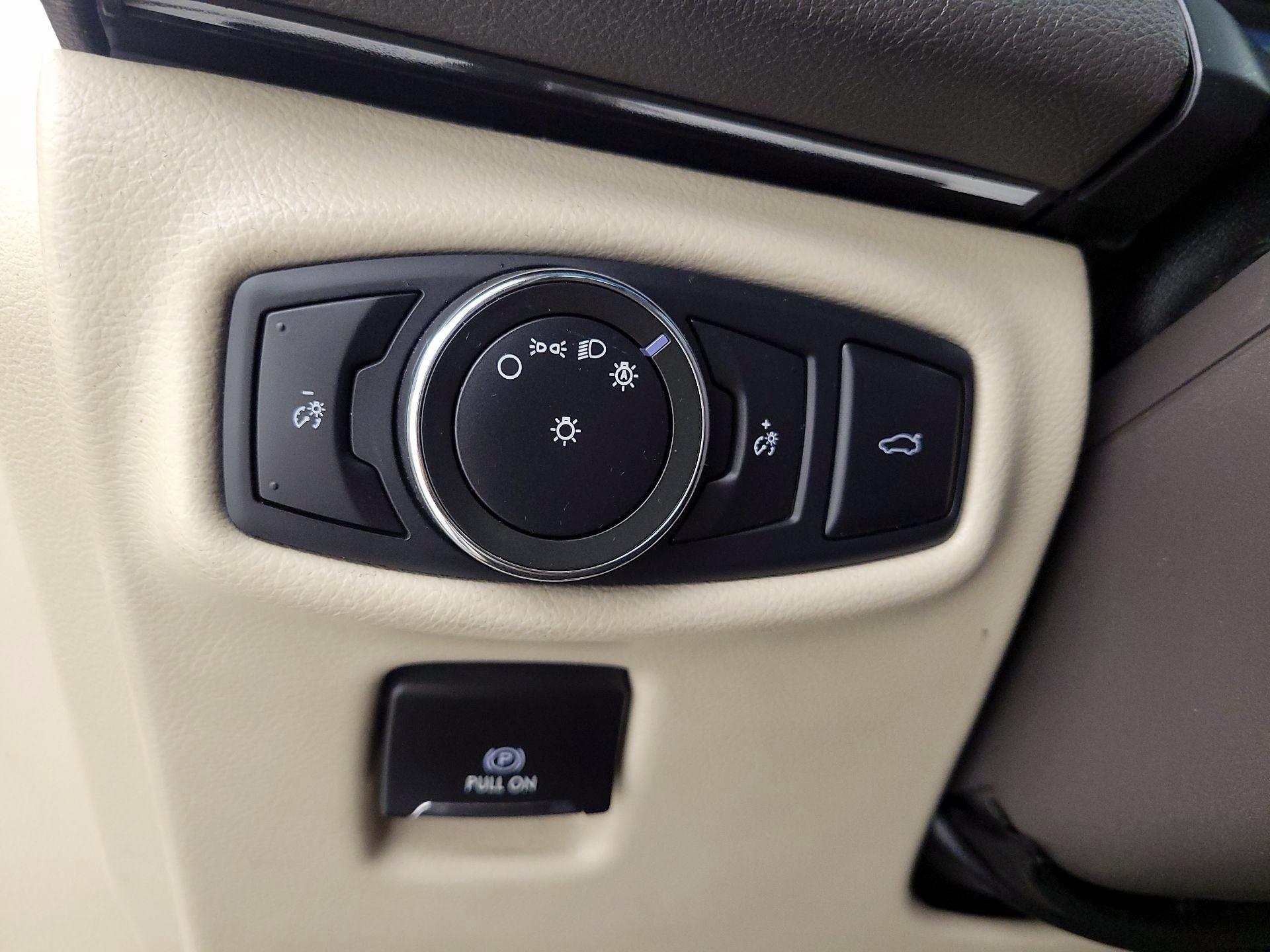 Thumbnail: 2017 Lincoln MKZ - 13