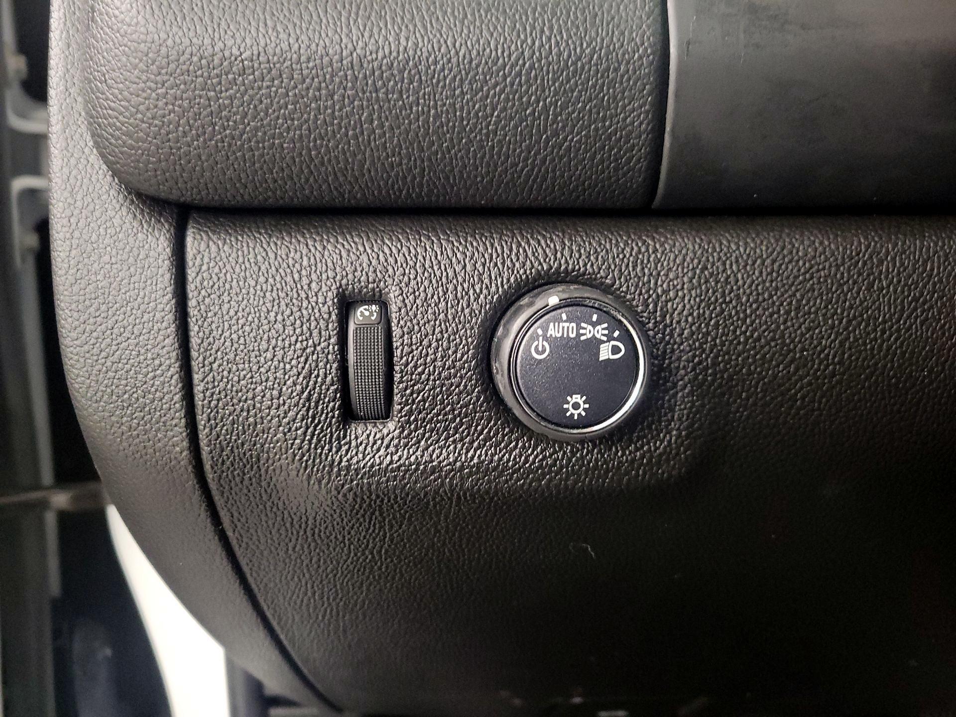 Thumbnail: 2021 Chevrolet Colorado - 13